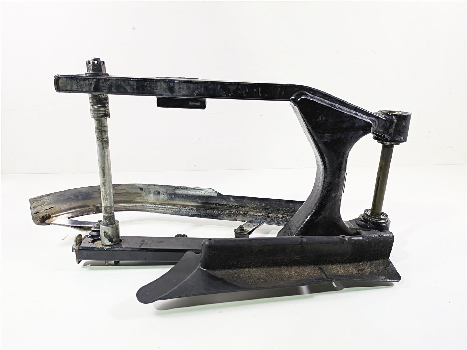 1999 Harley Dyna FXDL Low Rider Swingarm & Belt Guards 47820-90A {{ shop.shopifyCountryName }} - Mototech271