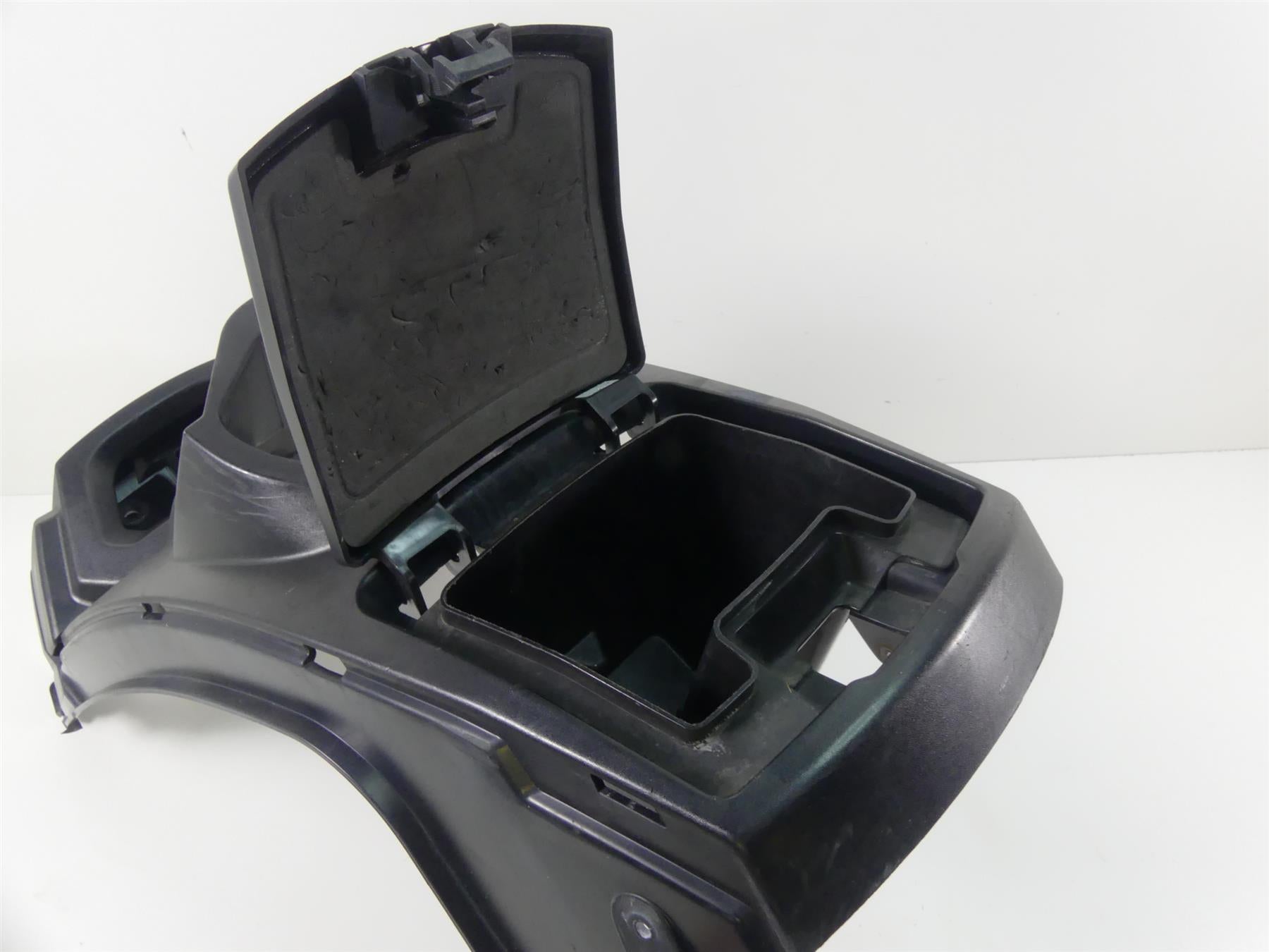 2015 Yamaha Waverunner Cruiser VX1100 Center Main Dash Cover & Bin F2X-U5554-00 {{ shop.shopifyCountryName }} - Mototech271
