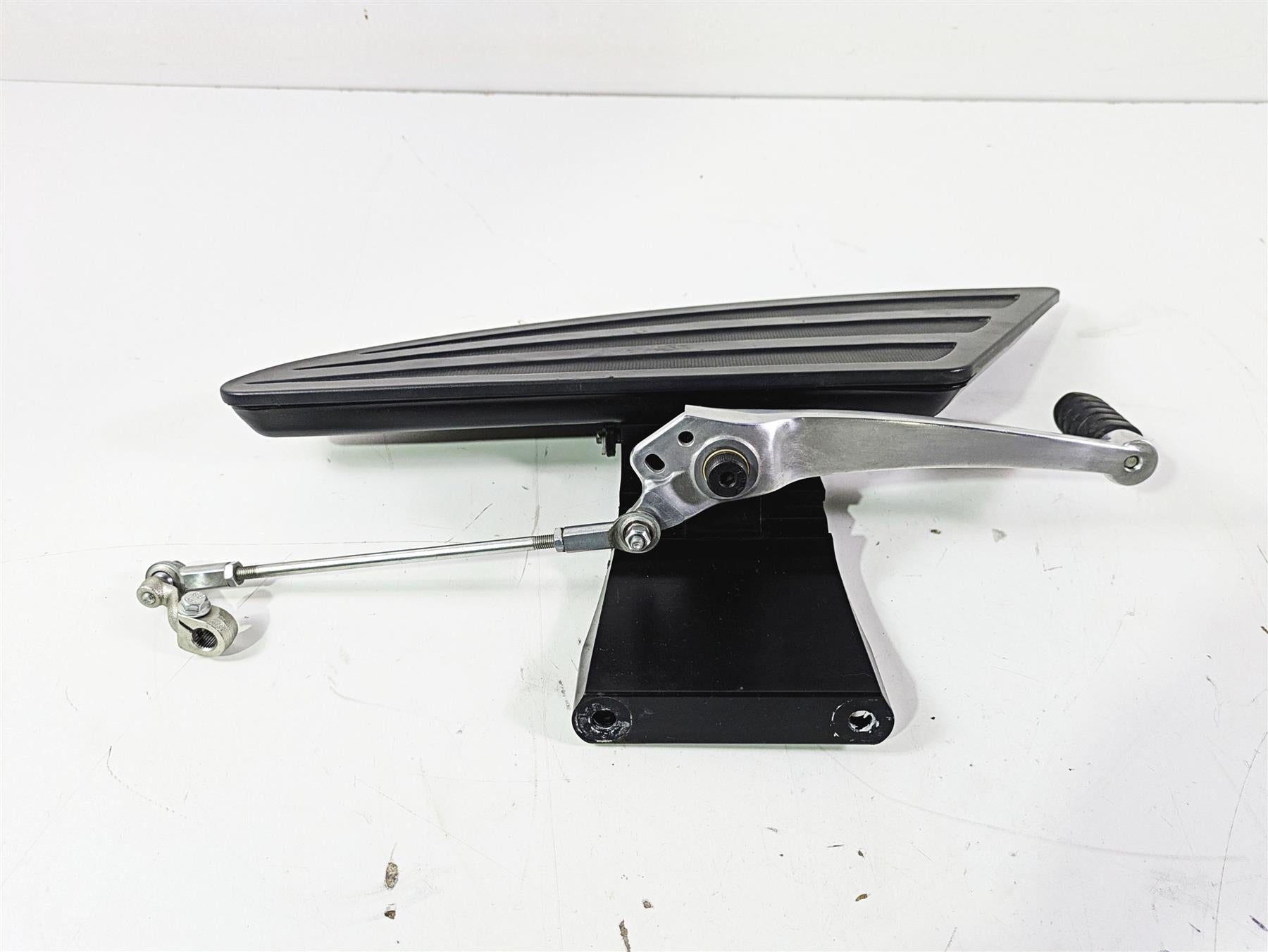 2012 Victory Cross Country Front Left Floorboard & Shift Lever 5135045 5137197 {{ shop.shopifyCountryName }} - Mototech271