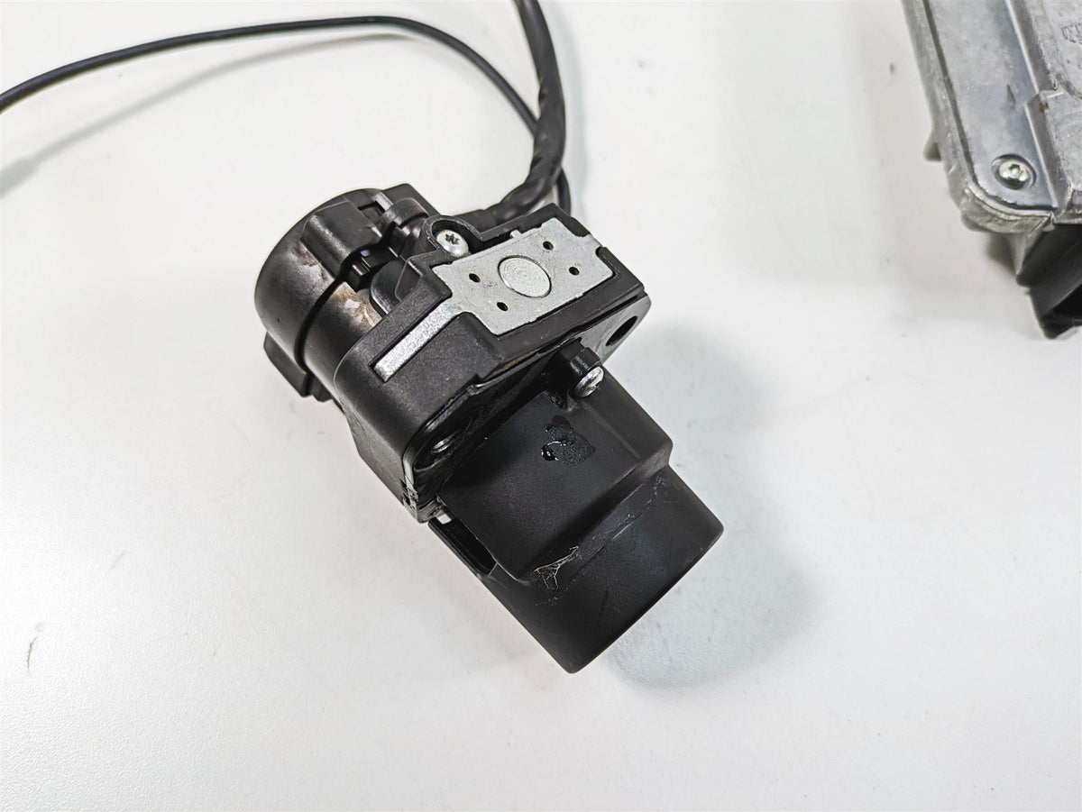 2020 Aprilia Tuono V4 Factory Gauges 776mi Cdi Ignition Key Lock Set 2B003549 {{ shop.shopifyCountryName }} - Mototech271