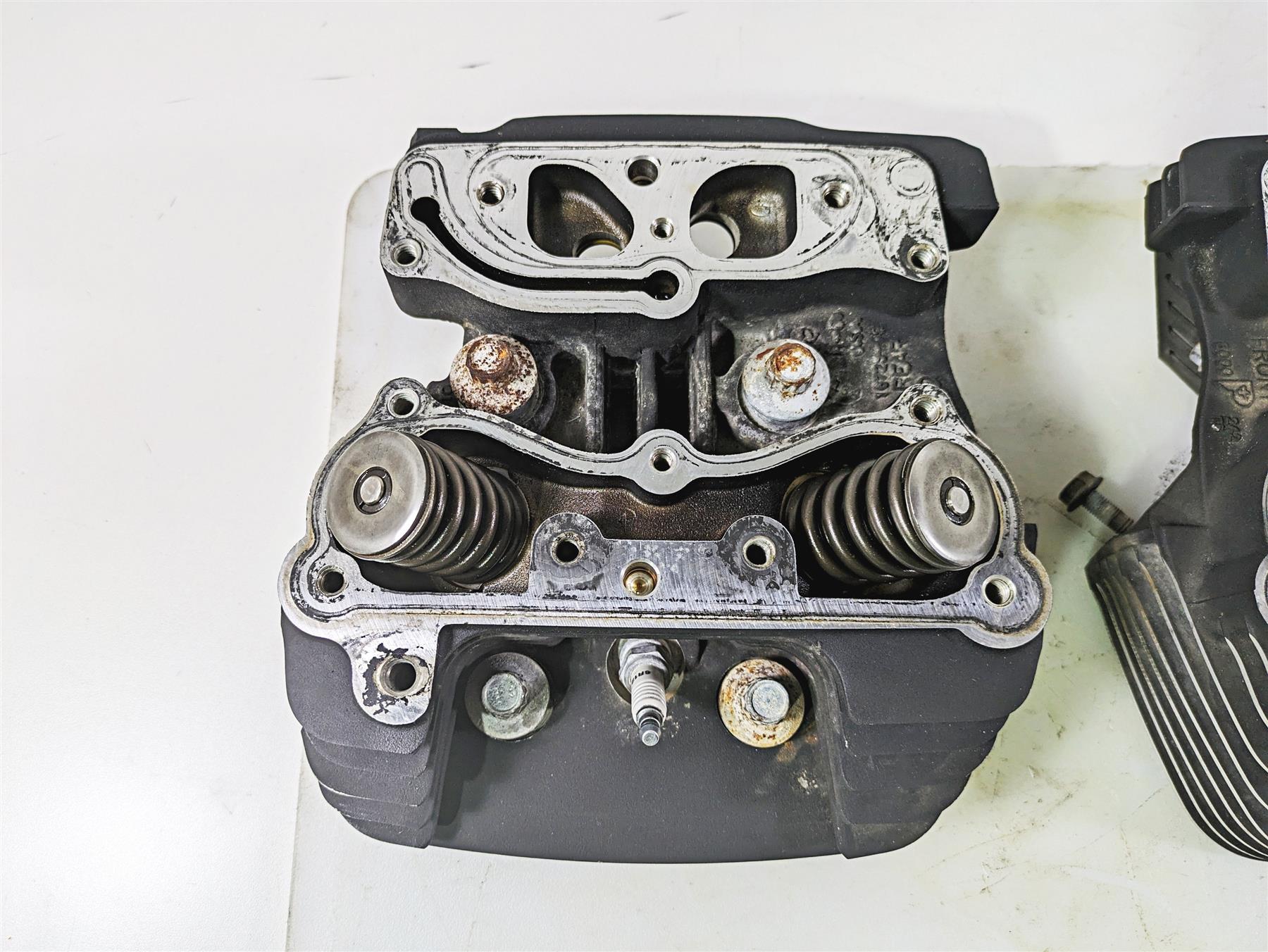 2003 Harley Dyna FXDL Low Rider 100TH Front Rear Cylinder Head Set 16723-99 {{ shop.shopifyCountryName }} - Mototech271