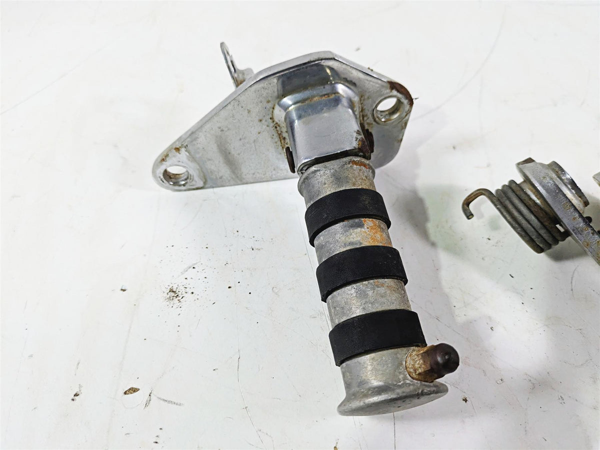 2002 Honda VT1100 Shadow Sabre Right Foot Pegs & Brake Pedal Set 50615-MCK-A00 {{ shop.shopifyCountryName }} - Mototech271