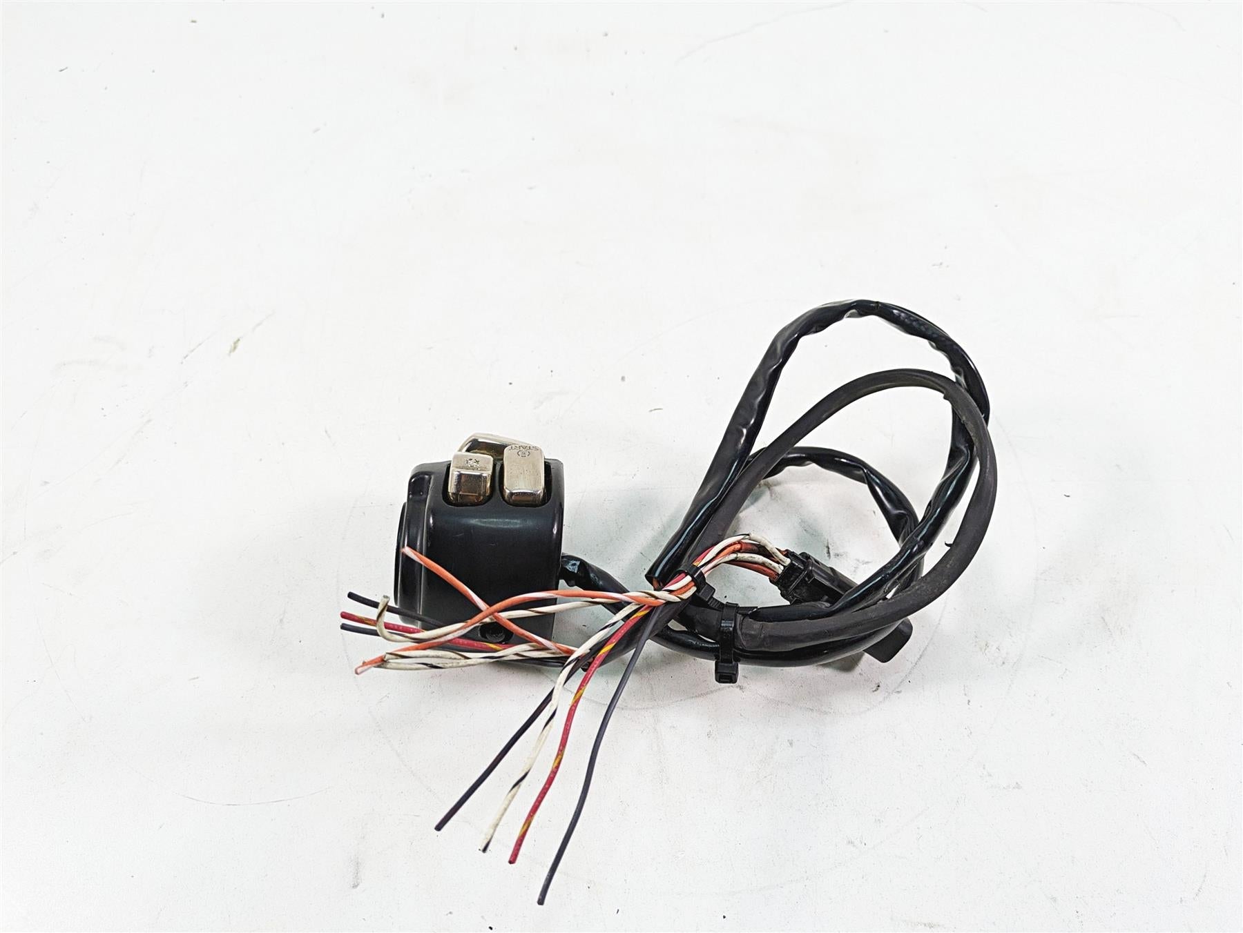 2009 Harley FXDC Dyna Super Glide Custom Right Hand Control Switch Read 71684-06 {{ shop.shopifyCountryName }} - Mototech271