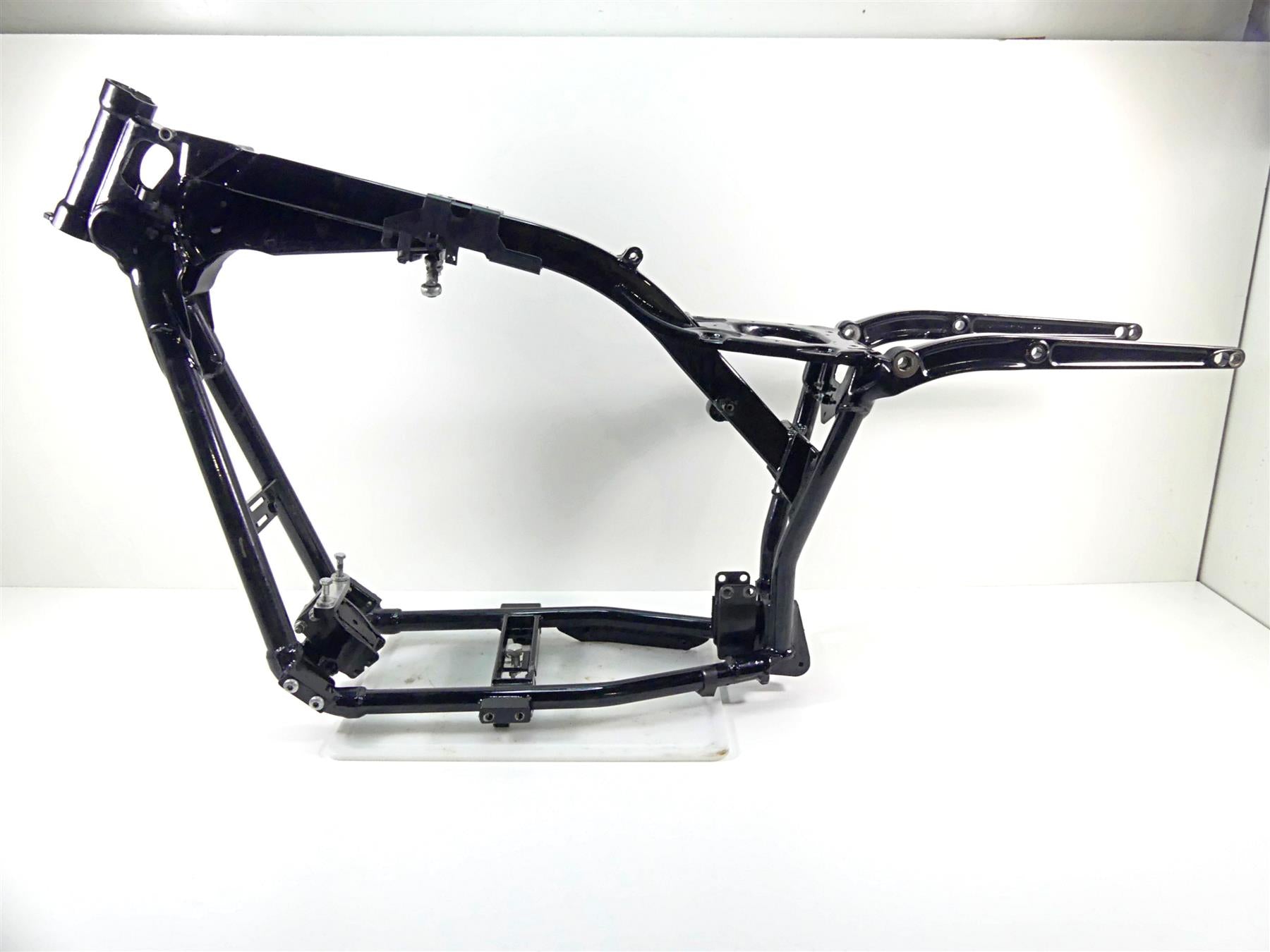 2017 Harley Dyna FXDB Street Bob Straight Main Frame Chassis 29dgr With California Salvage Title 47745-06B {{ shop.shopifyCountryName }} - Mototech271