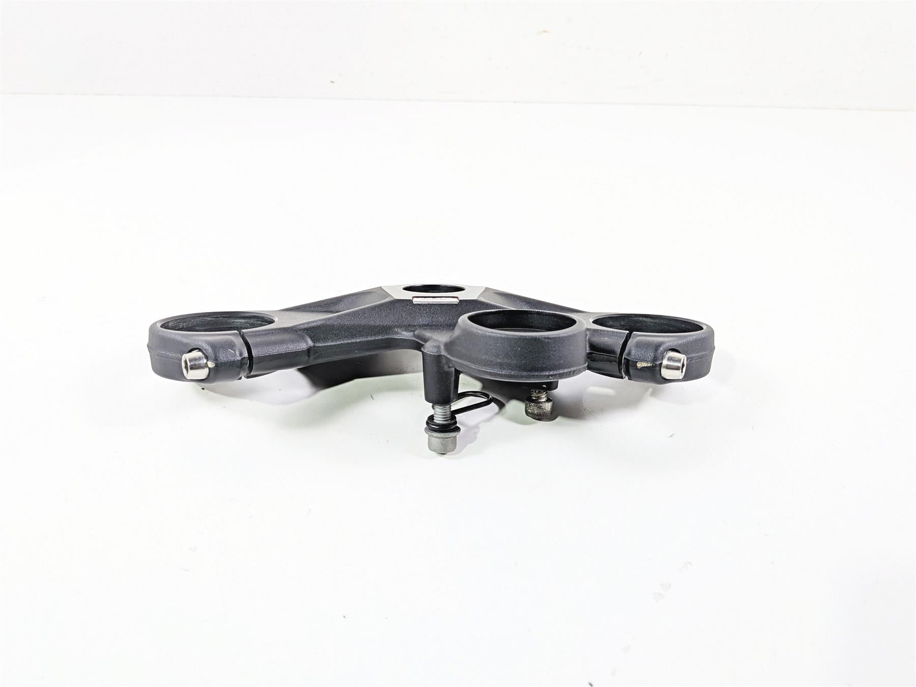 2018 Aprilia RSV4 RR Upper Triple Tree Steering Clamp 2B003830 858737 {{ shop.shopifyCountryName }} - Mototech271