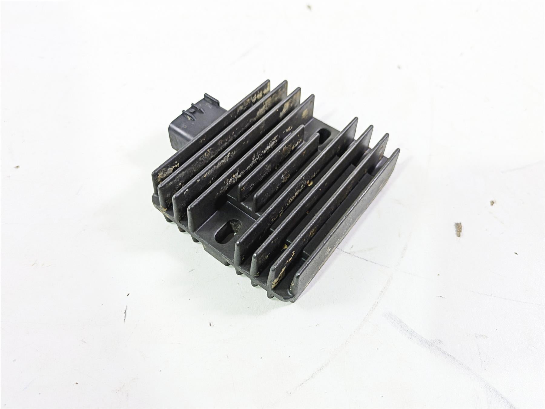2006 Yamaha GP1300R Waverunner Rectifier Voltage Regulator 68V-81960-00-00 {{ shop.shopifyCountryName }} - Mototech271
