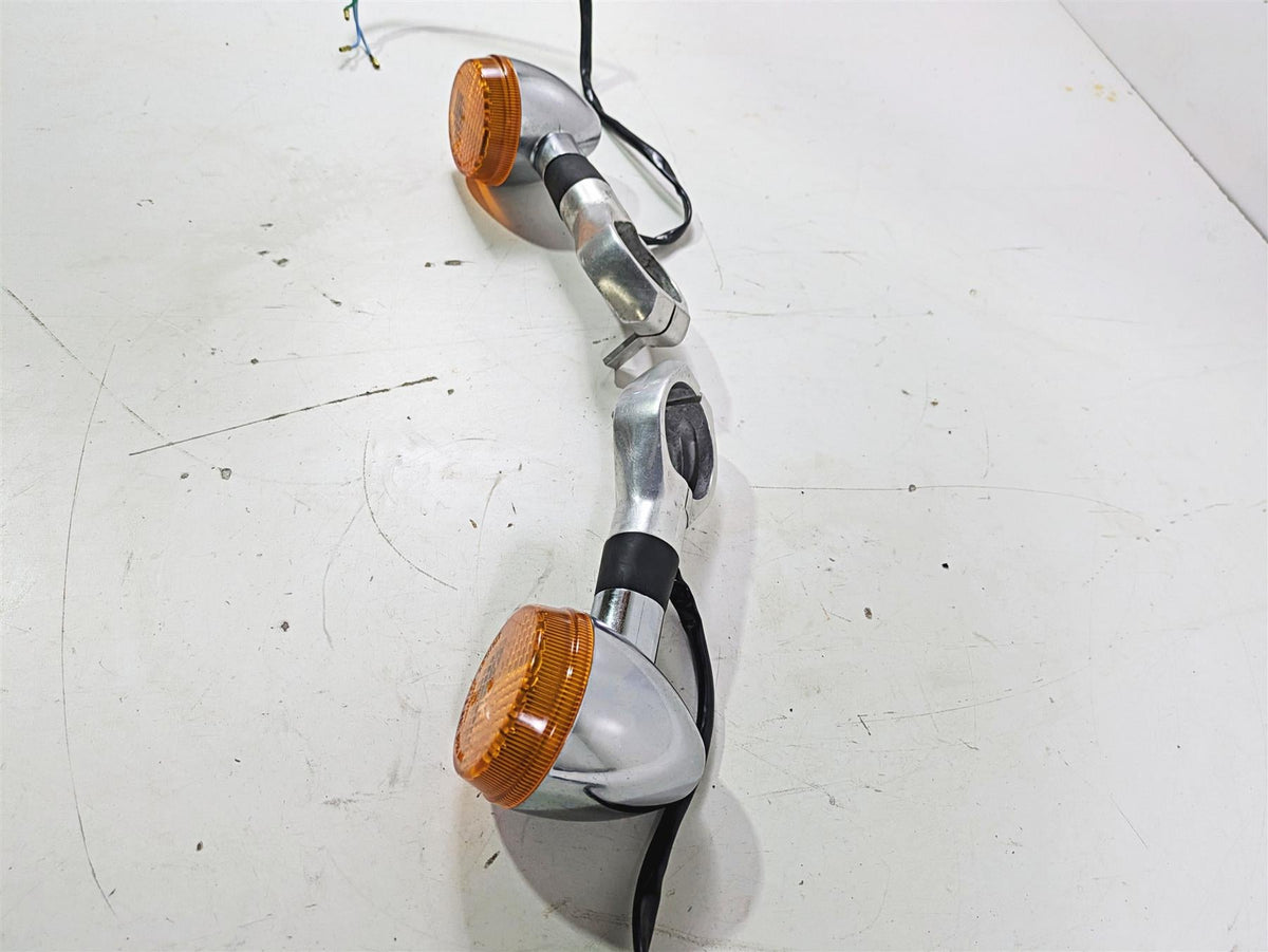 2002 Honda V-Twin VTX1800 C Front Blinker Turn Signal Set 33400-MBH-672 {{ shop.shopifyCountryName }} - Mototech271
