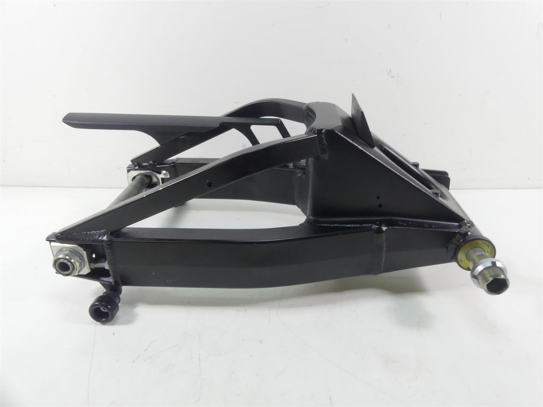 2020 Suzuki GSX1300 R Hayabusa Rear Swingarm Swing Arm + Axle 61000-24F50-YAP {{ shop.shopifyCountryName }} - Mototech271