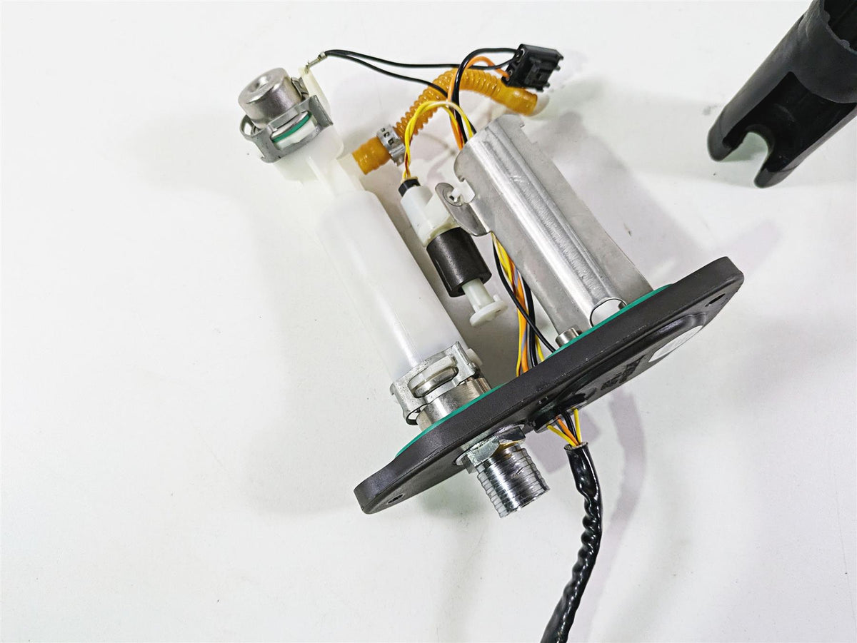 2009 Harley XR1200 Sportster Fuel Gas Petrol Pump - For Parts 75268-07F {{ shop.shopifyCountryName }} - Mototech271