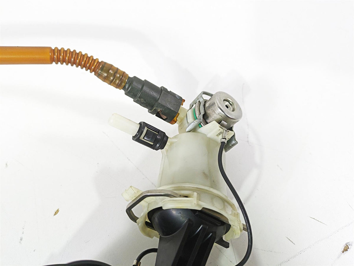 2008 Harley Touring FLHTCU E-Glide 105TH Fuel Gas Petrol Pump 75069-08 {{ shop.shopifyCountryName }} - Mototech271