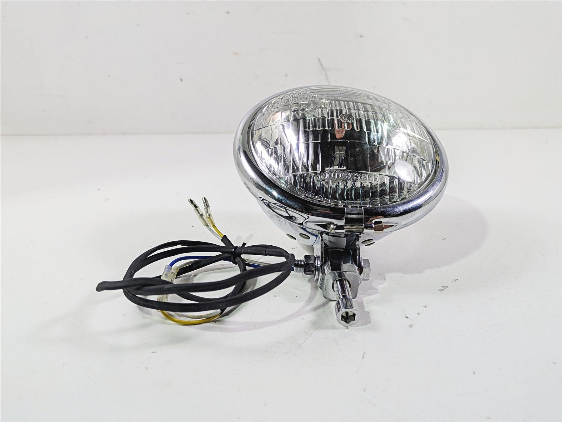 2008 Ultima Motorcycles Fat Bastard Round Chrome Headlight & Mount {{ shop.shopifyCountryName }} - Mototech271