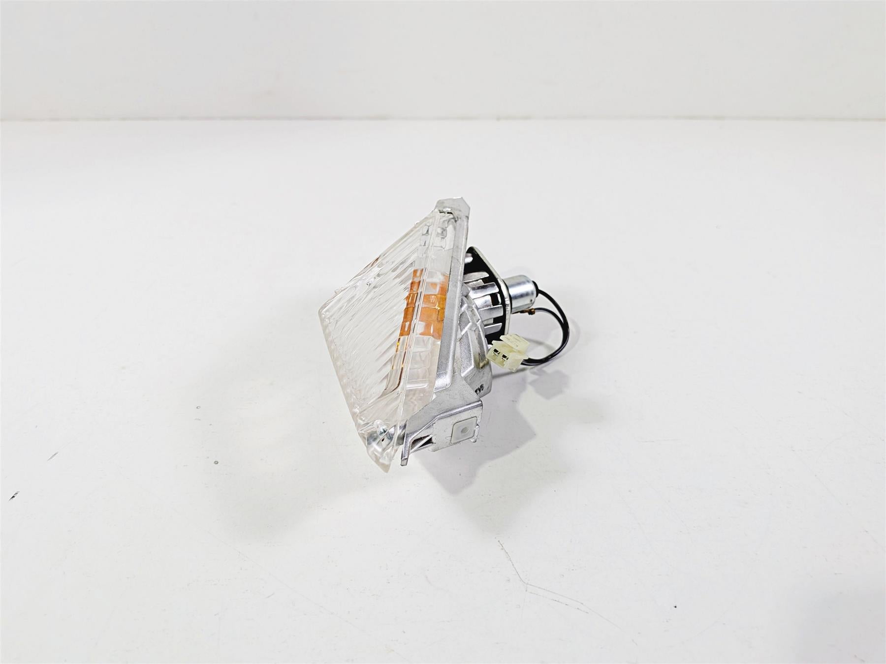 2024 Suzuki GSXR 600 Left Rear Turn Signal Blinker 35604-47H00 {{ shop.shopifyCountryName }} - Mototech271