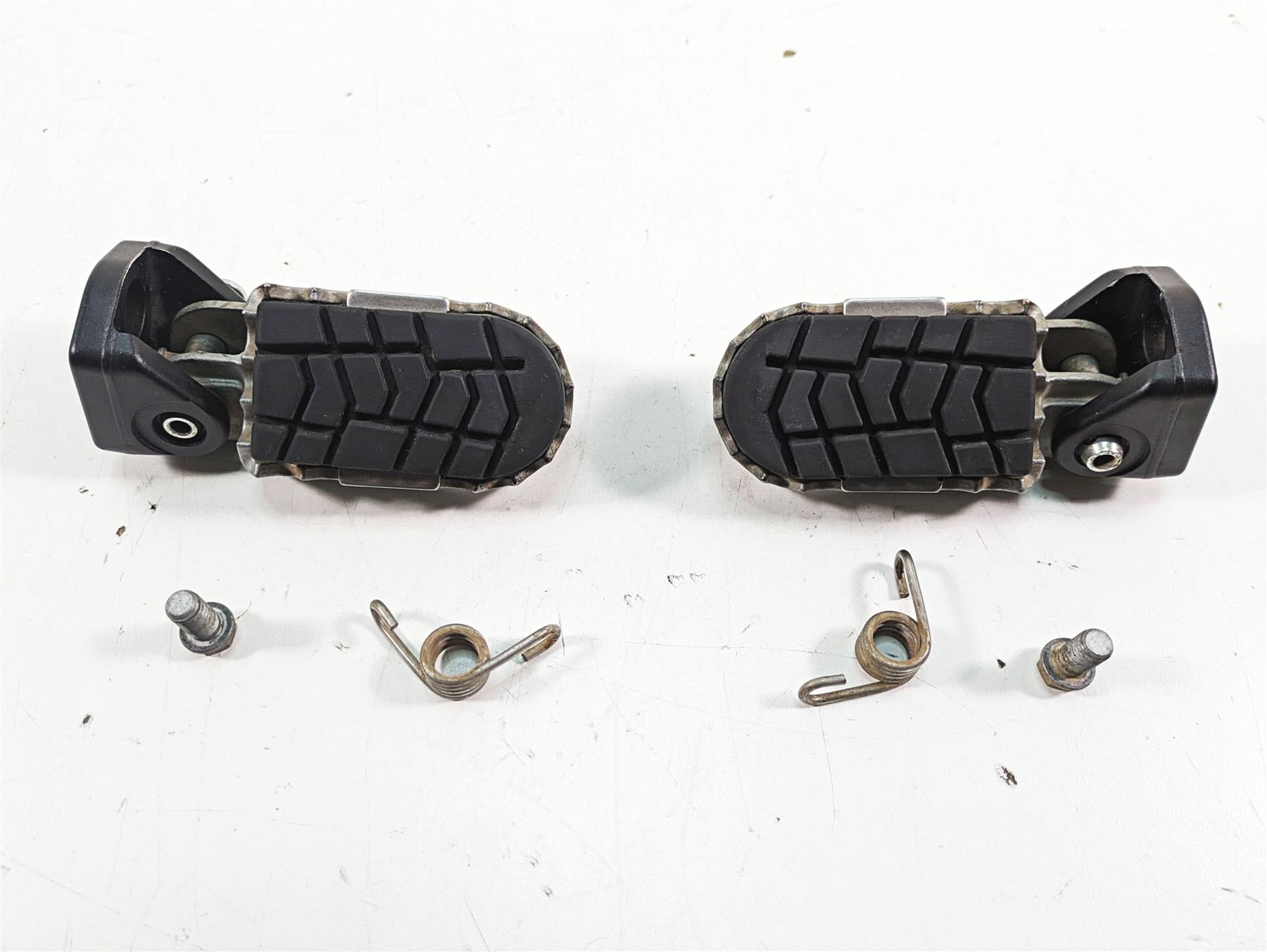 2020 KTM 1290 Super Adventure R Front Rider Driver Footpeg Set 60003040133 {{ shop.shopifyCountryName }} - Mototech271