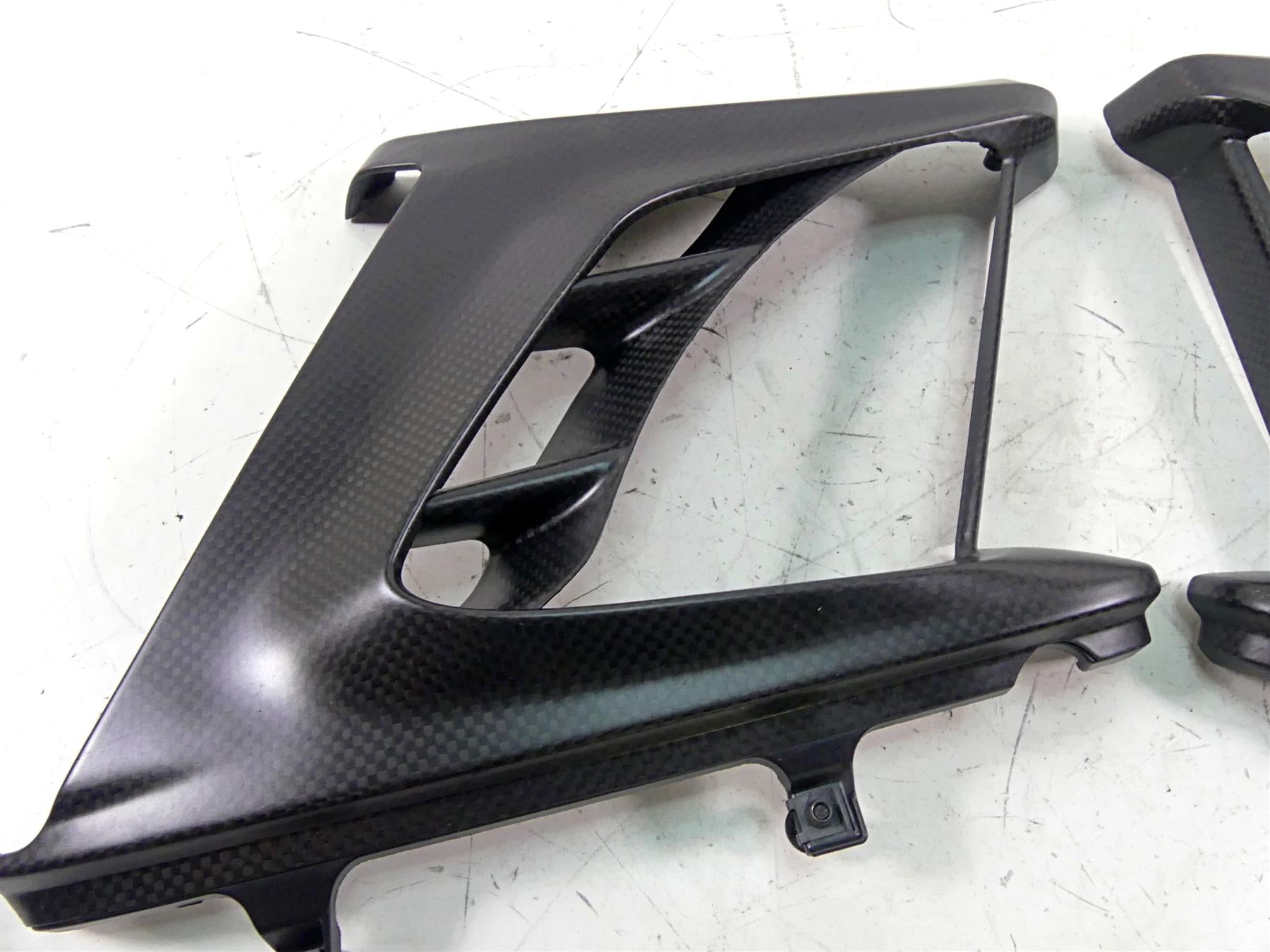 2013 Ducati Diavel Red Carbon Fiber Radiator Shroud Cover Set 48013731A {{ shop.shopifyCountryName }} - Mototech271
