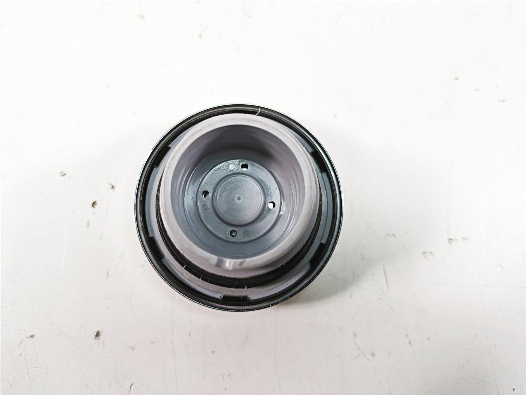 2006 Harley Softail FXSTSI Springer Chrome Fuel Gas Cap & Key {{ shop.shopifyCountryName }} - Mototech271