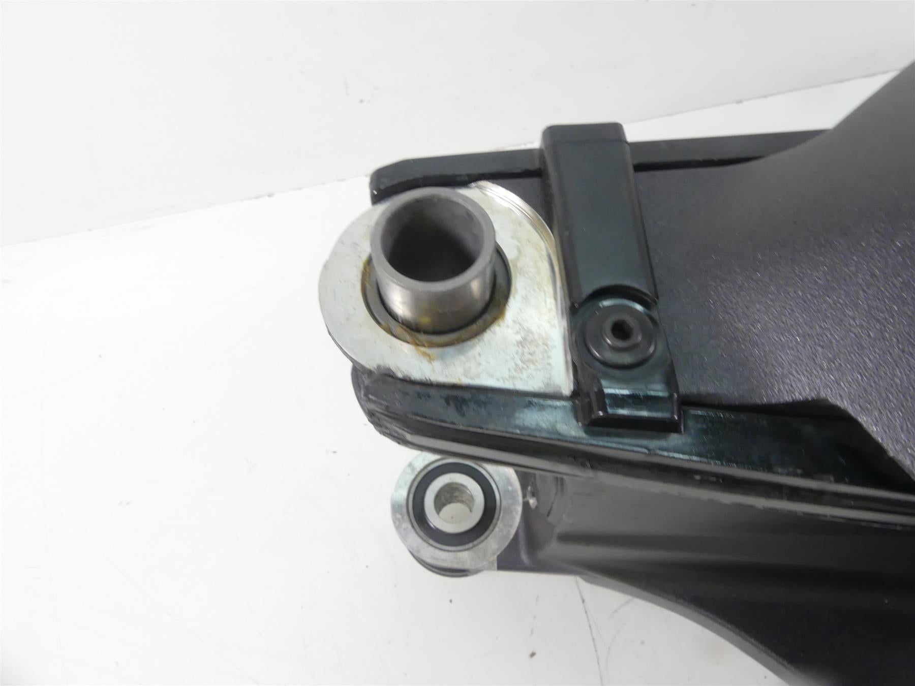 2015 Ducati Diavel Carbon Red Rear Swingarm Swing Arm + Axle 37030952C 819Z0021A {{ shop.shopifyCountryName }} - Mototech271