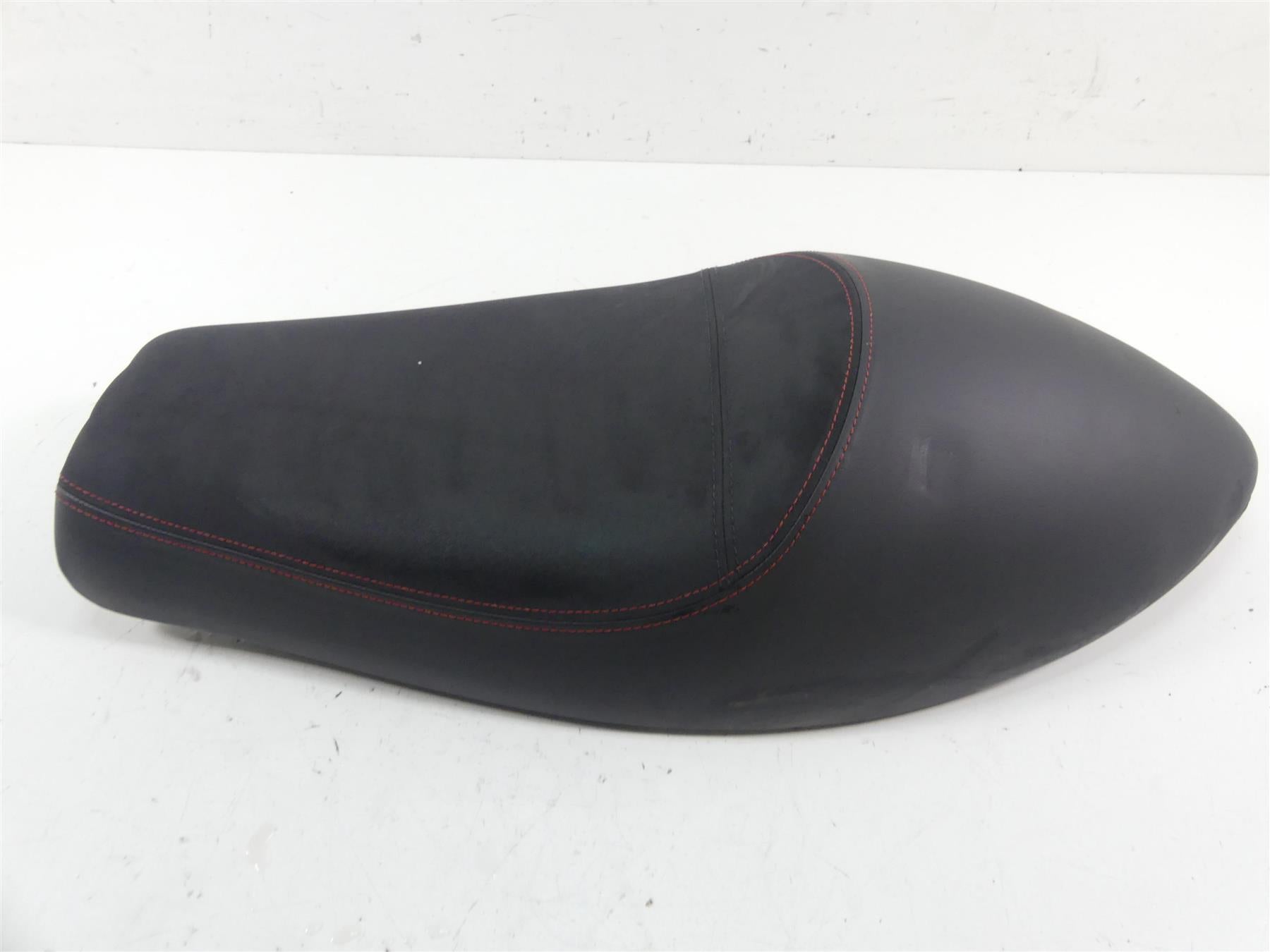2017 Triumph Thruxton 1200 R Nice Front Rider Driver Seat Saddle T2307854 {{ shop.shopifyCountryName }} - Mototech271