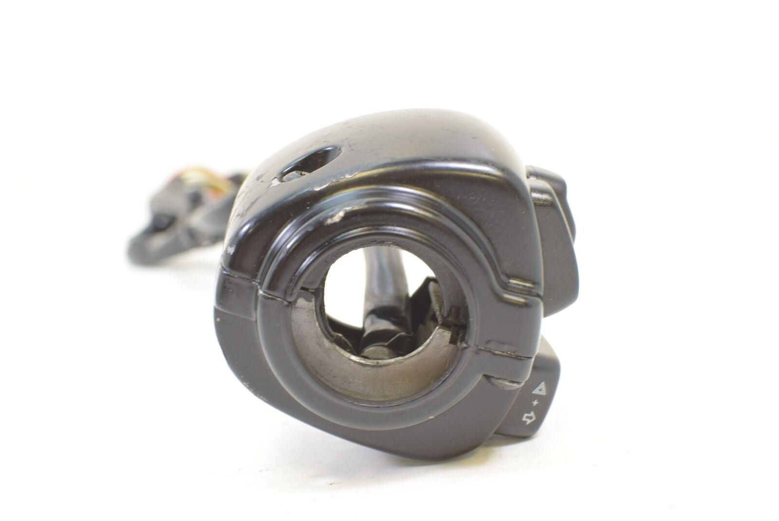 2009 Harley VRSCF Muscle Rod Left Light Horn Control Switch 71682-06A {{ shop.shopifyCountryName }} - Mototech271