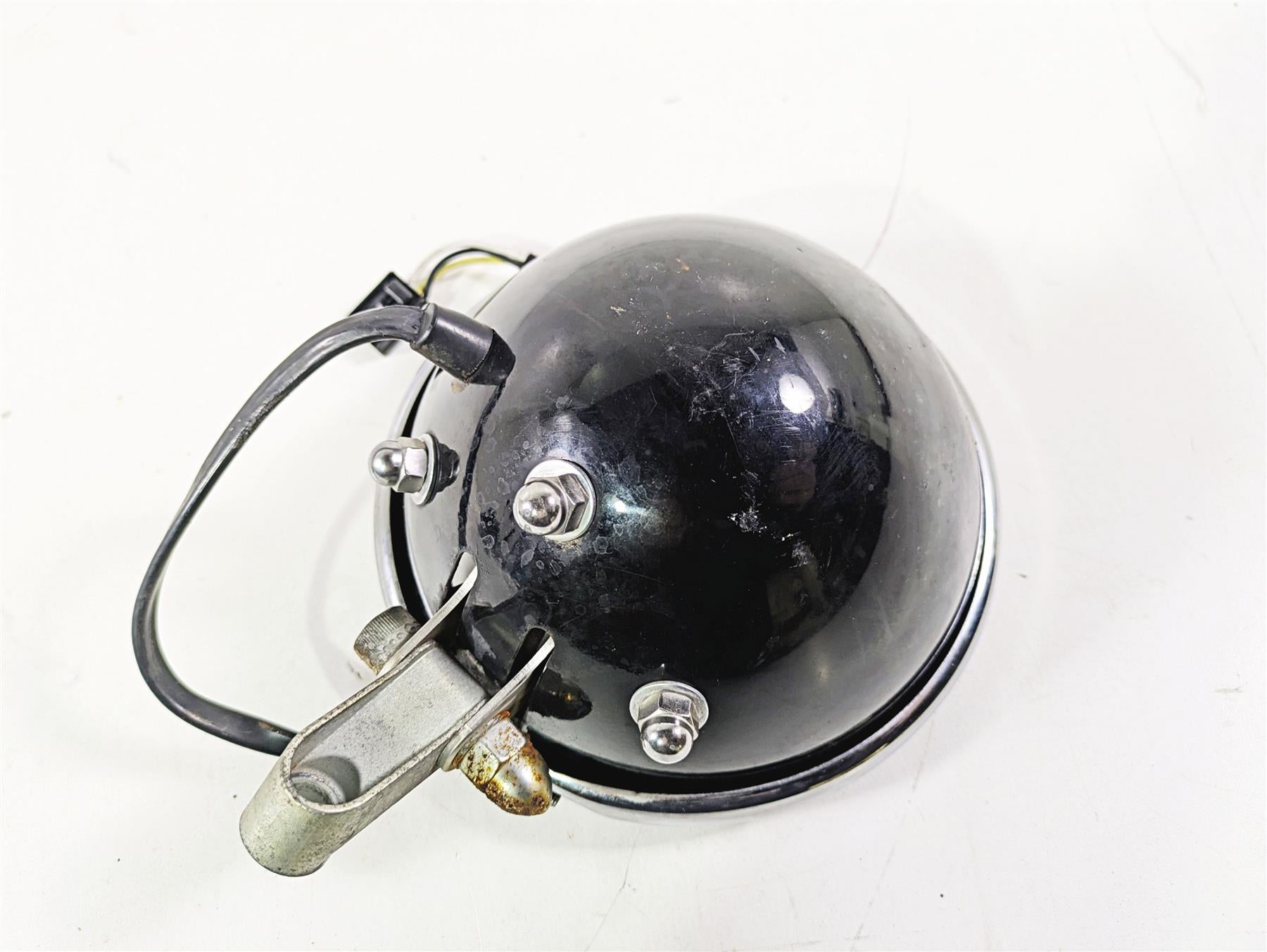 2008 Harley FLSTSB Cross Bones Headlight Head Light Bucket 5-3/4 69923-08 {{ shop.shopifyCountryName }} - Mototech271