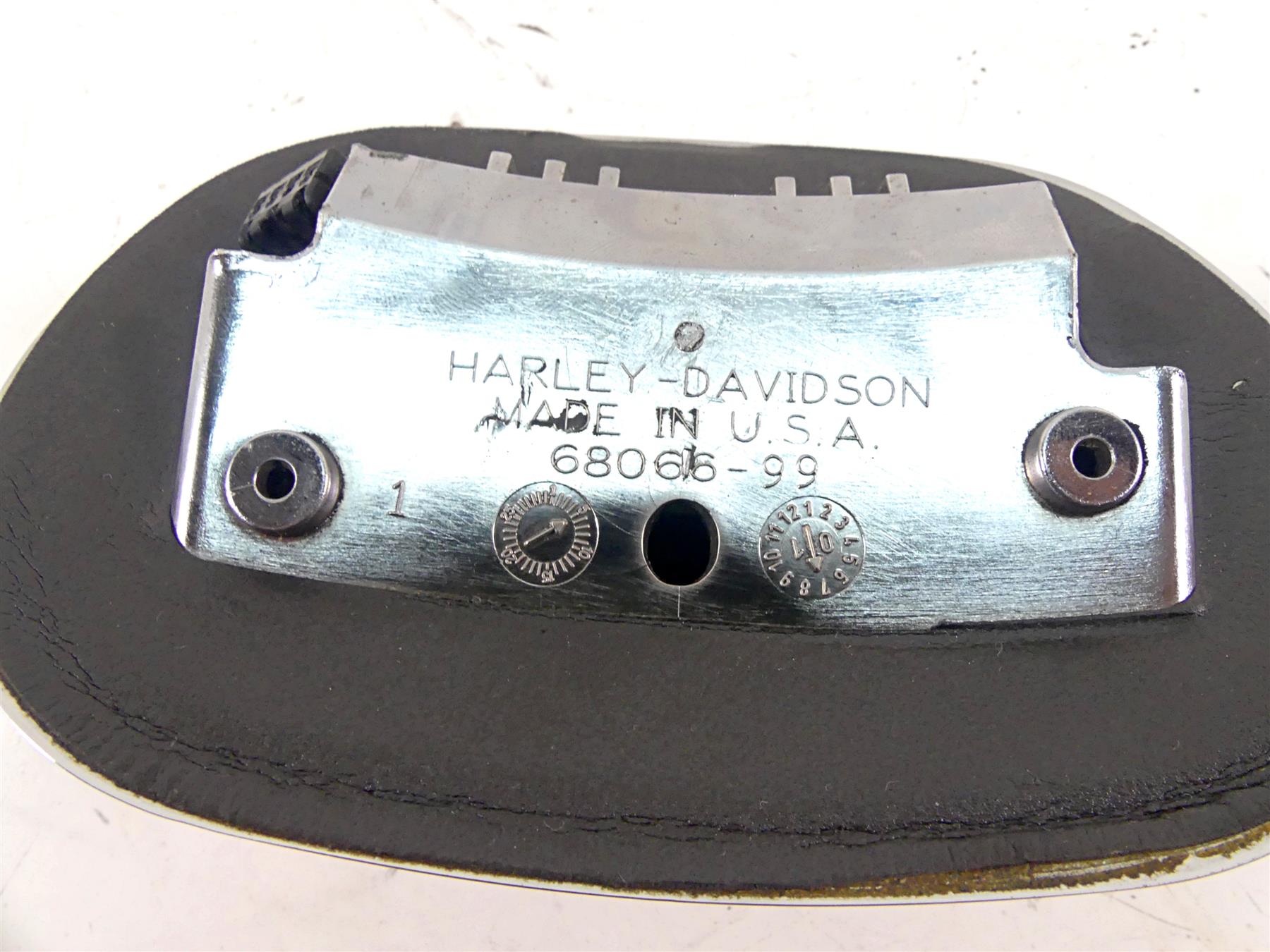 2002 Harley FLSTCI Softail Heritage Complete Taillight Tail Light Lens 68140-04 {{ shop.shopifyCountryName }} - Mototech271