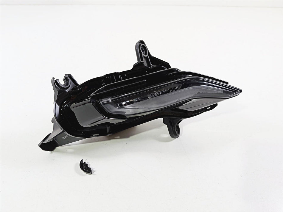 2025 Yamaha YZF R7 Right Pilot Headlight Running Lamp BEB-84302-00-00 {{ shop.shopifyCountryName }} - Mototech271