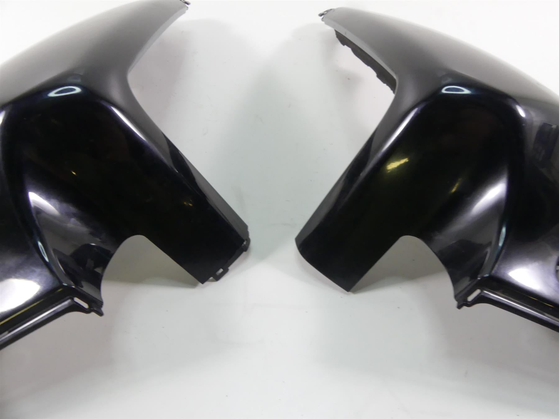 2007 Suzuki M109R VZR1800 Boulevard Radiator Side Fairing Cover Set 47561-48G00 {{ shop.shopifyCountryName }} - Mototech271