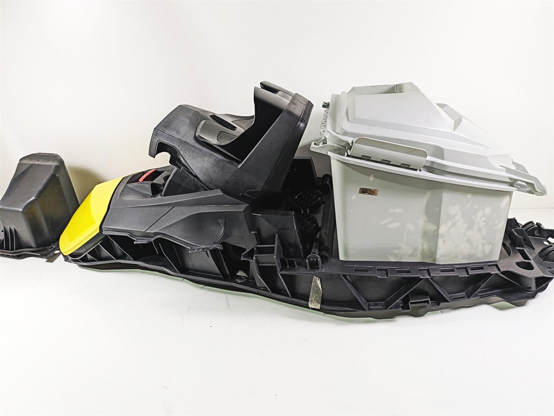 2010 Sea-Doo 4-Tec RXT 215 Center Storage Deck Cover Fairing 291003017 291004595 {{ shop.shopifyCountryName }} - Mototech271