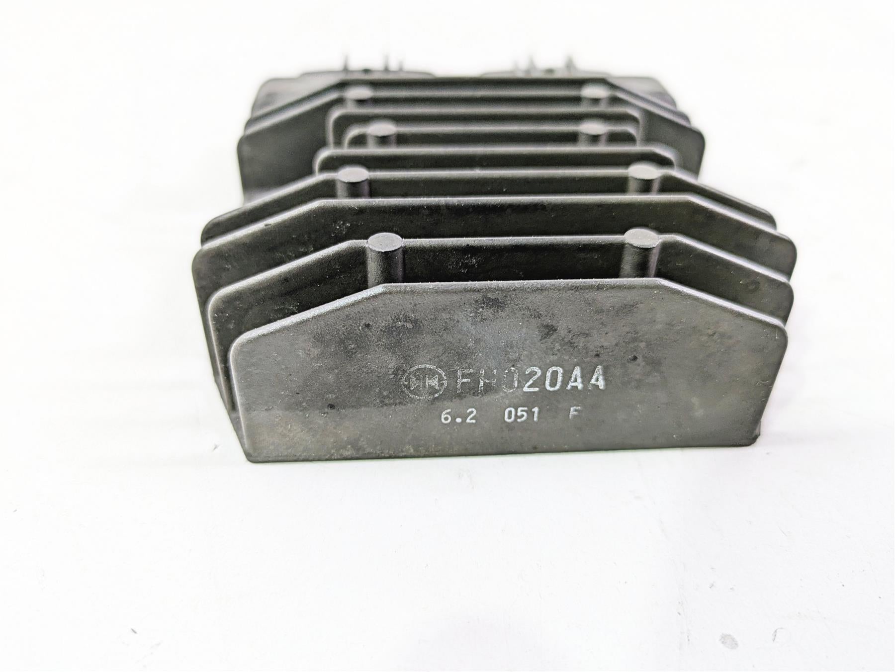 2016 BMW R1200RS K54 Rectifier Voltage Regulator FH020AA 12318523367 {{ shop.shopifyCountryName }} - Mototech271