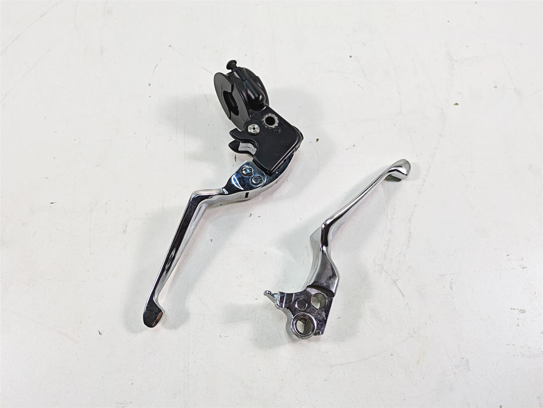 2012 Harley FLD Dyna Switchback Chrome Clutch & Brake Lever + Perch Set 38608-96 {{ shop.shopifyCountryName }} - Mototech271