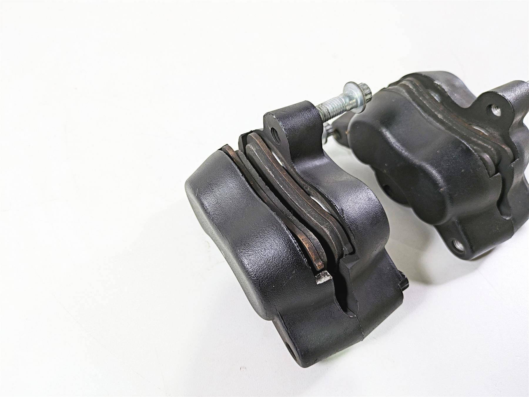 2014 Harley FXDL Dyna Low Rider Front Brake Caliper Set 41300001 41300002 {{ shop.shopifyCountryName }} - Mototech271
