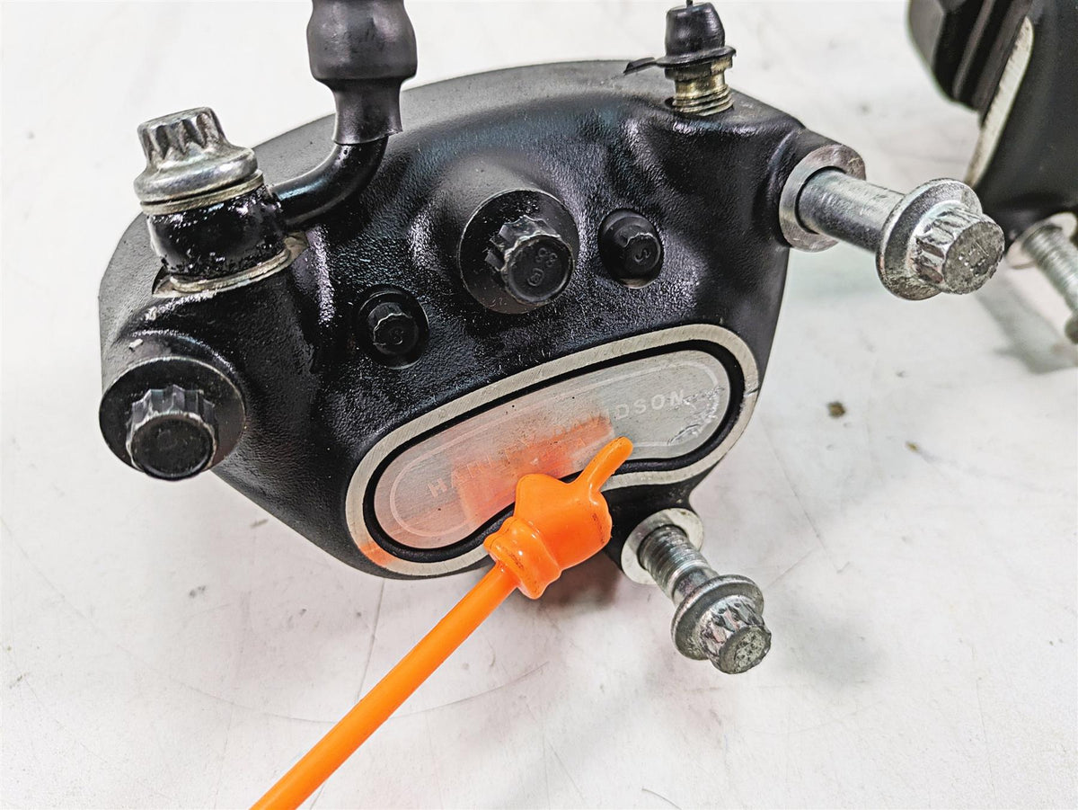 2006 Harley Touring FLHTCUI Electra Glide Front Brake Calipers 44023-00 44046-00 {{ shop.shopifyCountryName }} - Mototech271