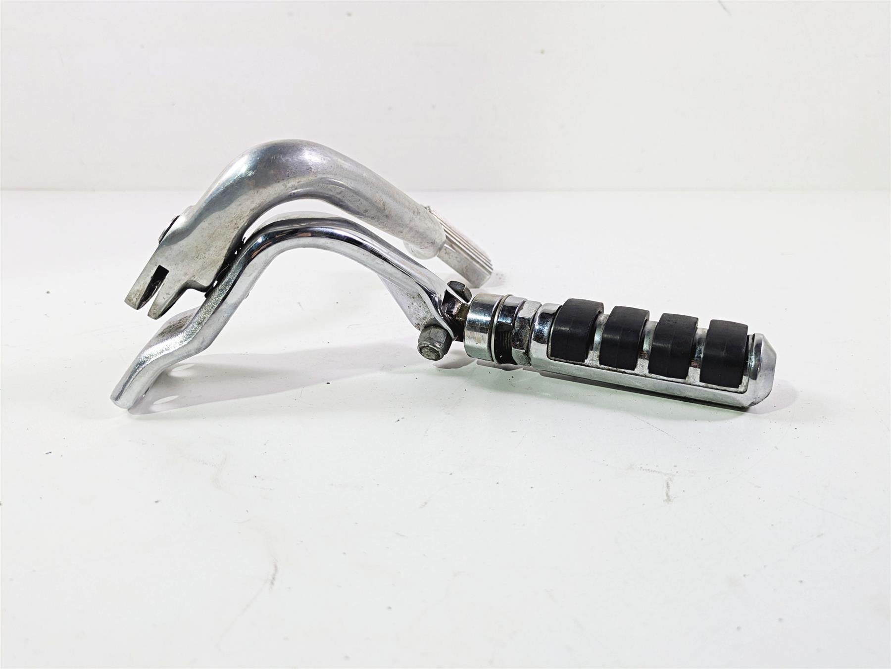 1999 Harley Dyna FXDL Low Rider Right Front Mid Footpeg & Brake Pedal 42502-90B {{ shop.shopifyCountryName }} - Mototech271