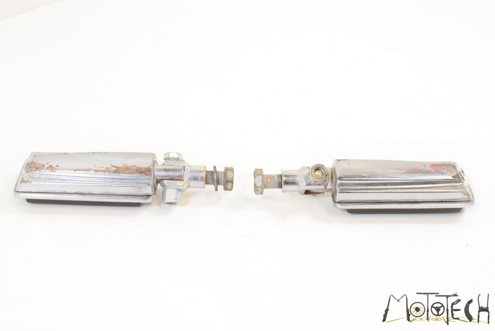 1991 Harley Touring FLHTC Electra Glide Highway Bar Footpeg SET {{ shop.shopifyCountryName }} - Mototech271