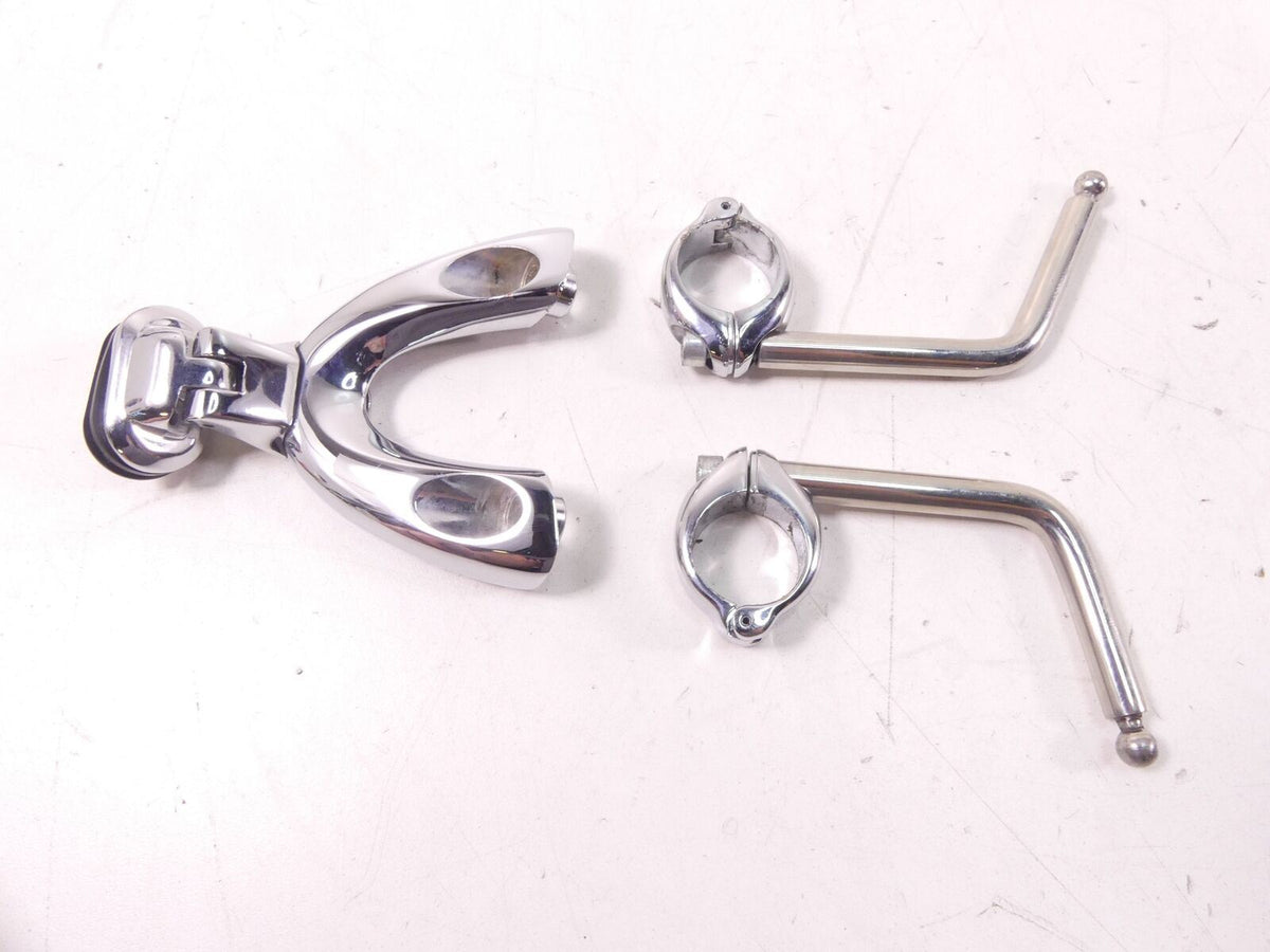 2009 Harley VRSCAW V-Rod Windshield Wind Shield Screen Mount Kit 57786-01 577880 {{ shop.shopifyCountryName }} - Mototech271
