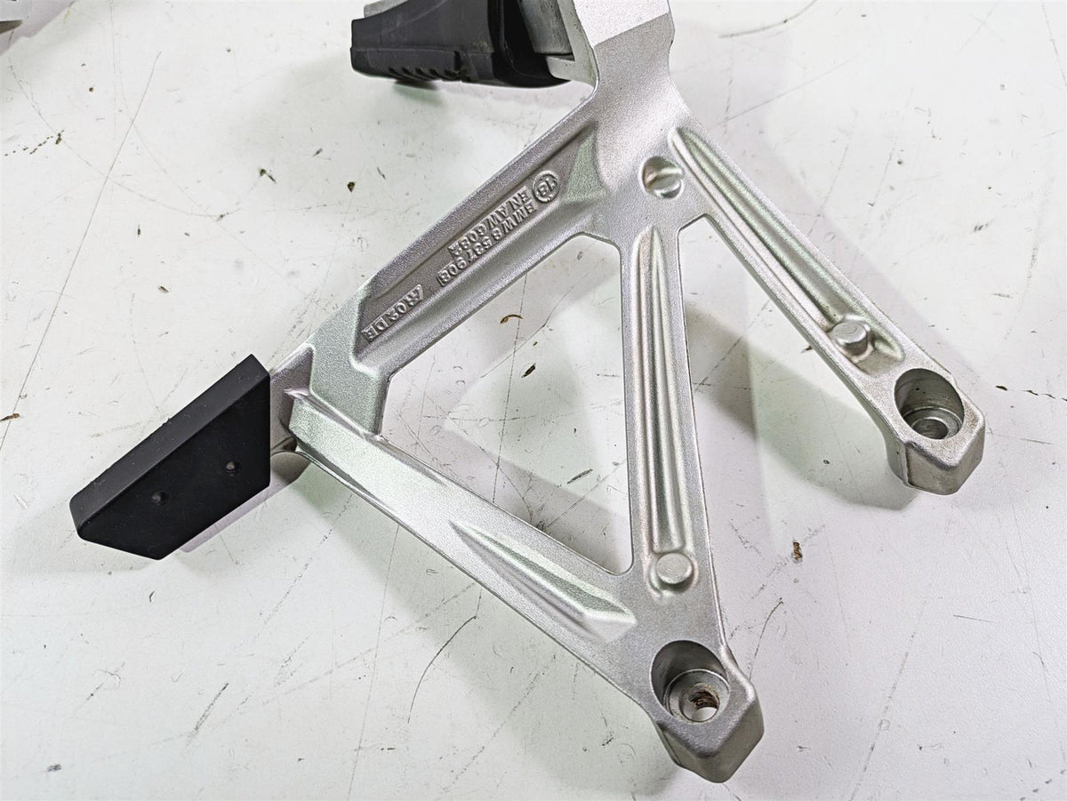 2018 BMW R1200GS GSW K50 Rear Passenger Footpeg Set 46718528793 46718528794 {{ shop.shopifyCountryName }} - Mototech271