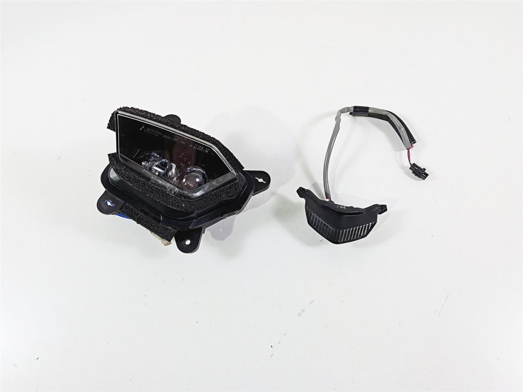 2022 Kawasaki ZX10R ZX1000 Ninja Oem Left Led Headlight Light Lamp 23001-0050 {{ shop.shopifyCountryName }} - Mototech271
