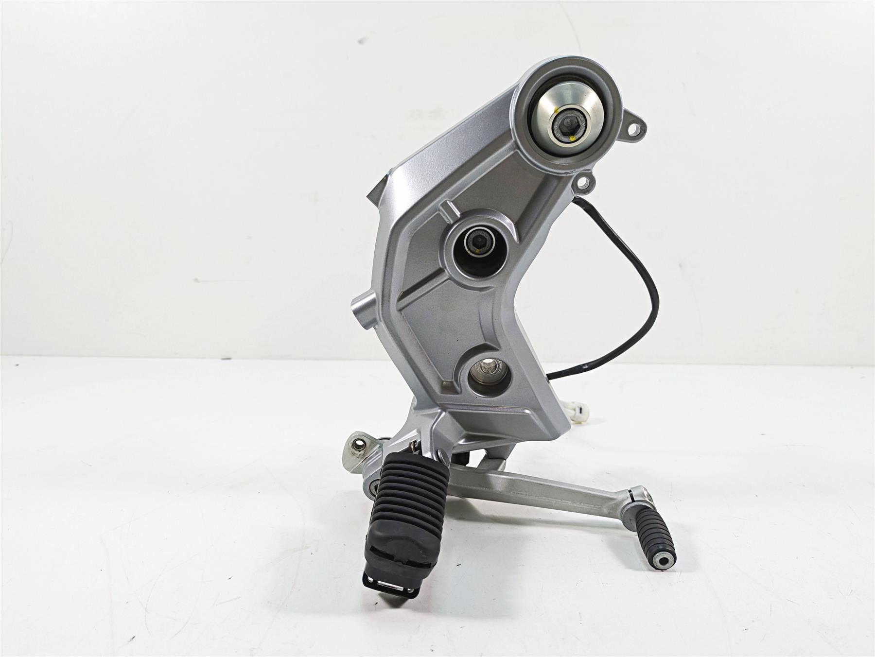2020 Moto Guzzi V85 TT Adventure Right Foot Peg & Brake Pedal Set 2B005513 {{ shop.shopifyCountryName }} - Mototech271