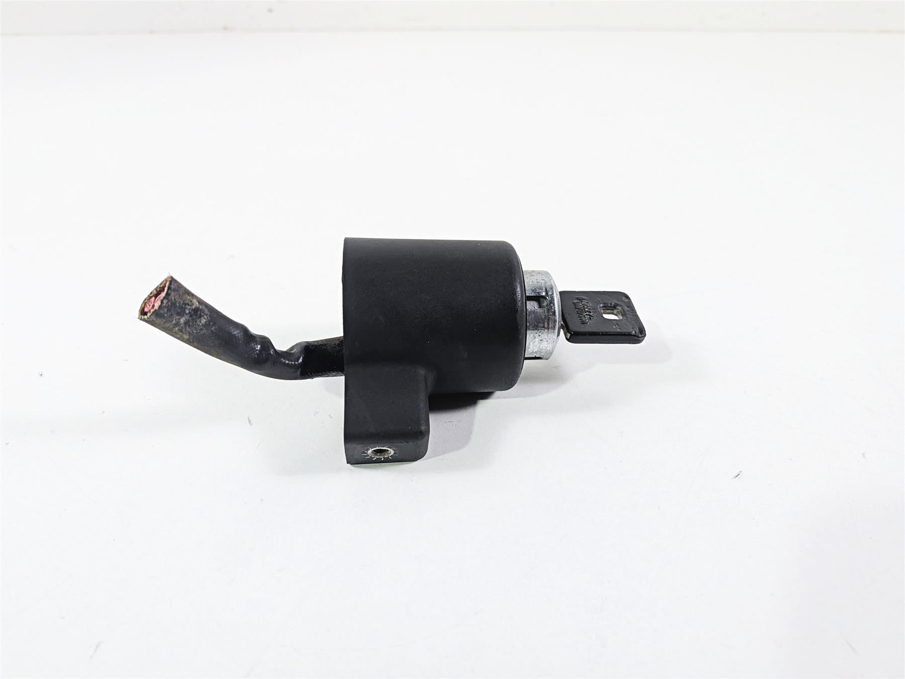 2006 Harley Sportster XL1200 C Ignition Switch + Key Set 71441-94 {{ shop.shopifyCountryName }} - Mototech271
