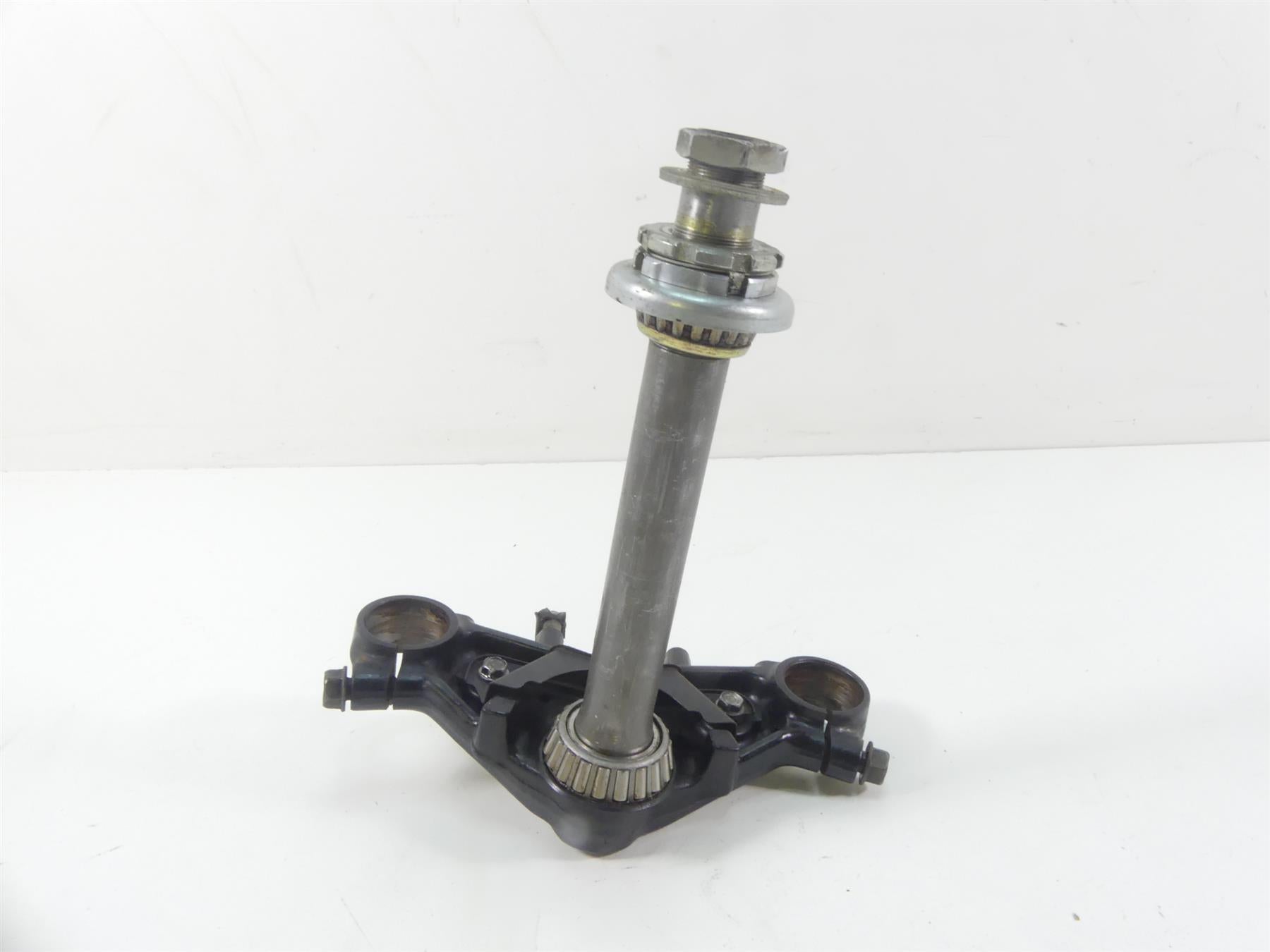 1980 Honda CB750C Custom Lower Triple Tree Steering Clamp 53200-425-730ZA {{ shop.shopifyCountryName }} - Mototech271