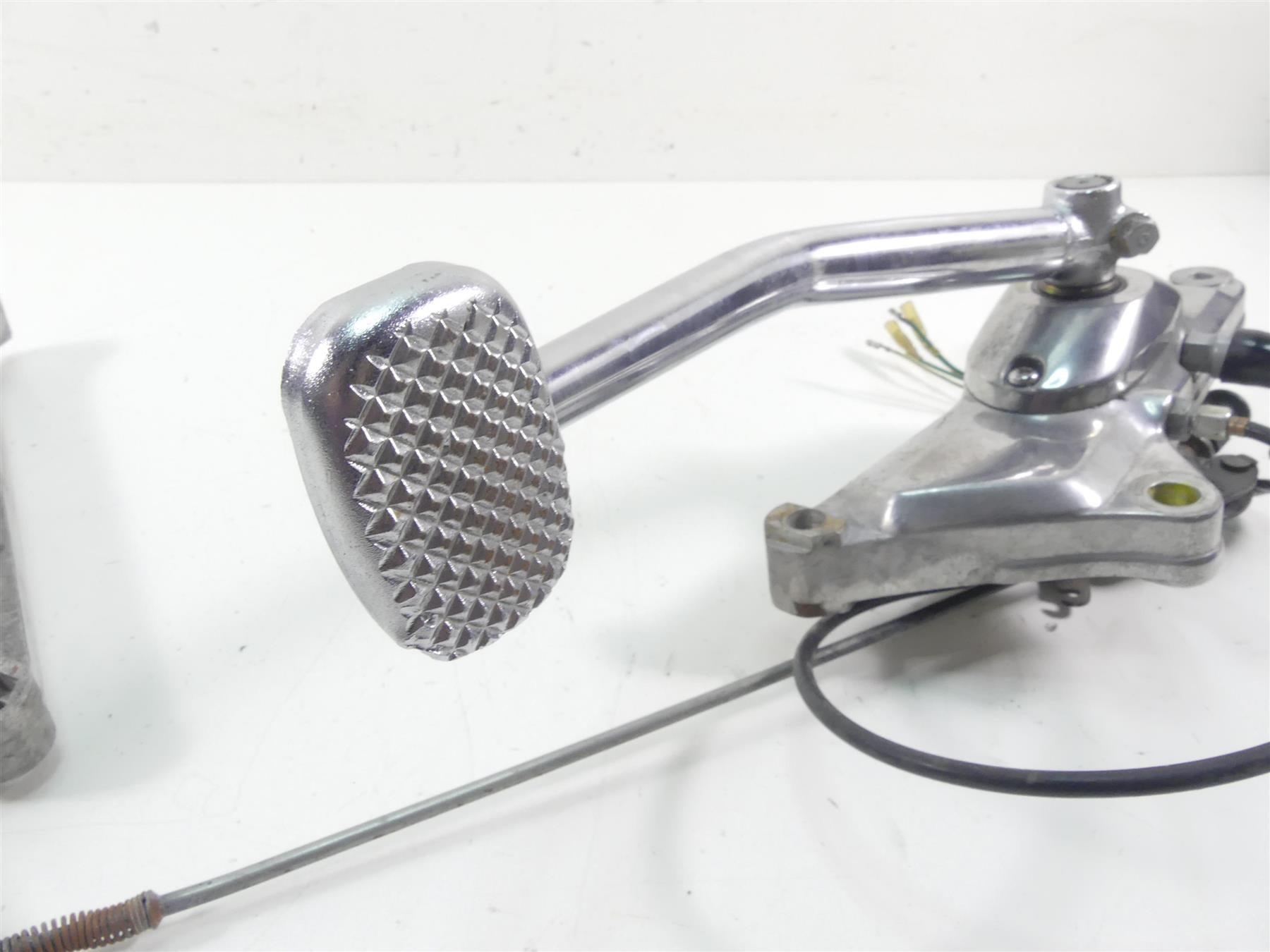 1977 Honda CB750 A Four Hondamatic Right Brake Pedal & Mounts Set 50600-393-771 {{ shop.shopifyCountryName }} - Mototech271
