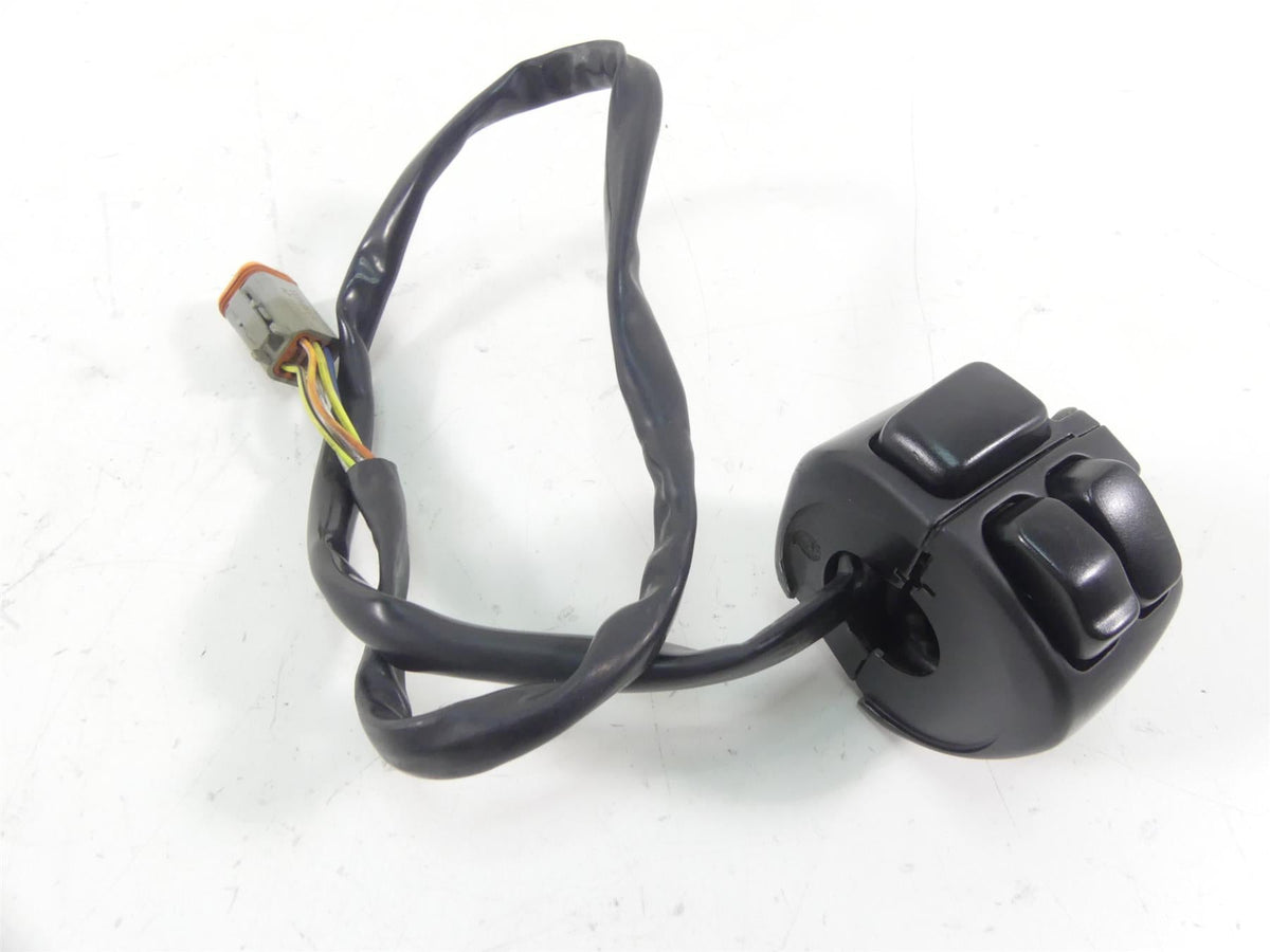 2006 Harley VRSCD Night V Rod Left Blinker Light Horn Control Switch 71682-06A {{ shop.shopifyCountryName }} - Mototech271