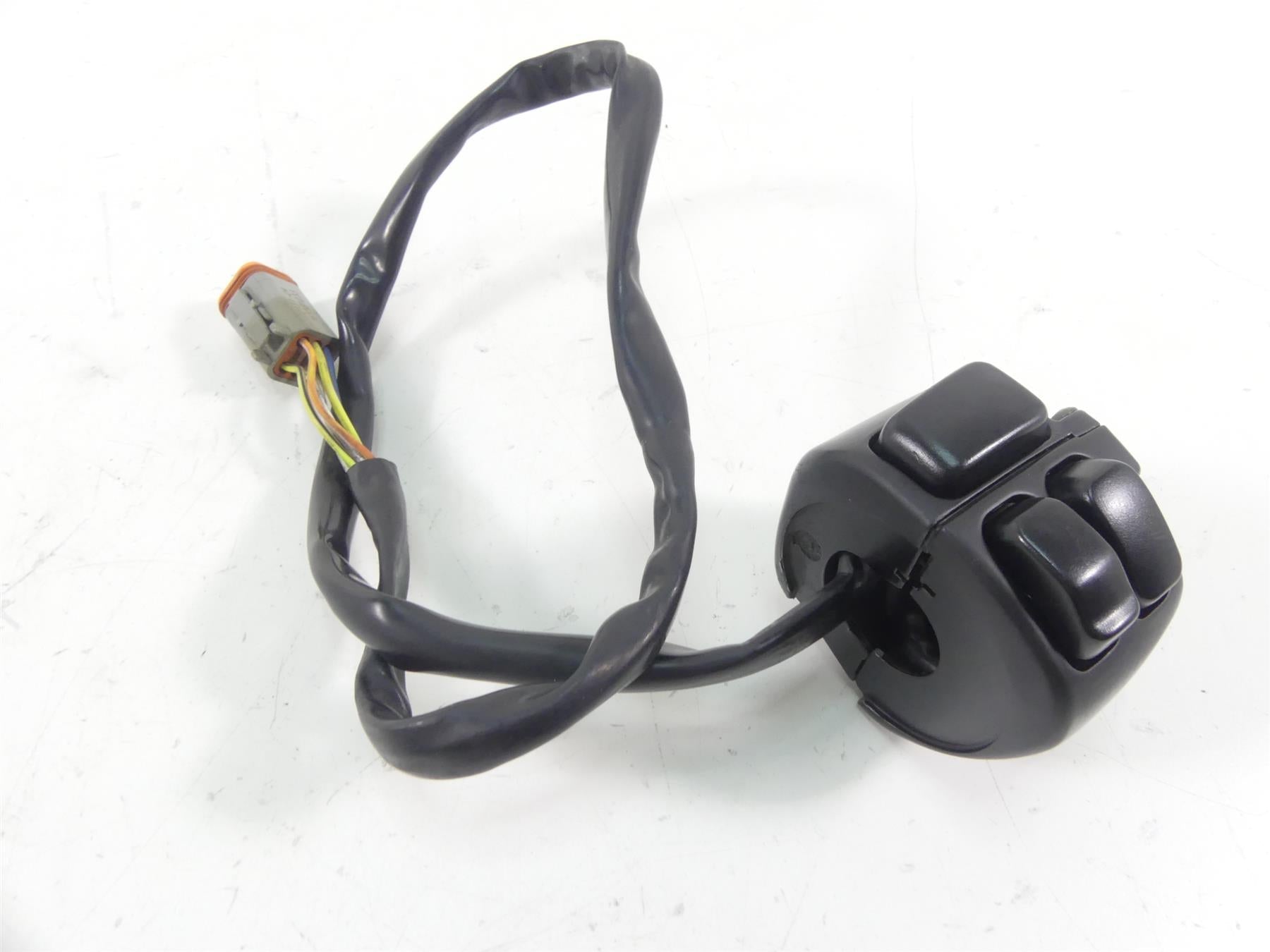 2006 Harley VRSCD Night V Rod Left Blinker Light Horn Control Switch 71682-06A {{ shop.shopifyCountryName }} - Mototech271
