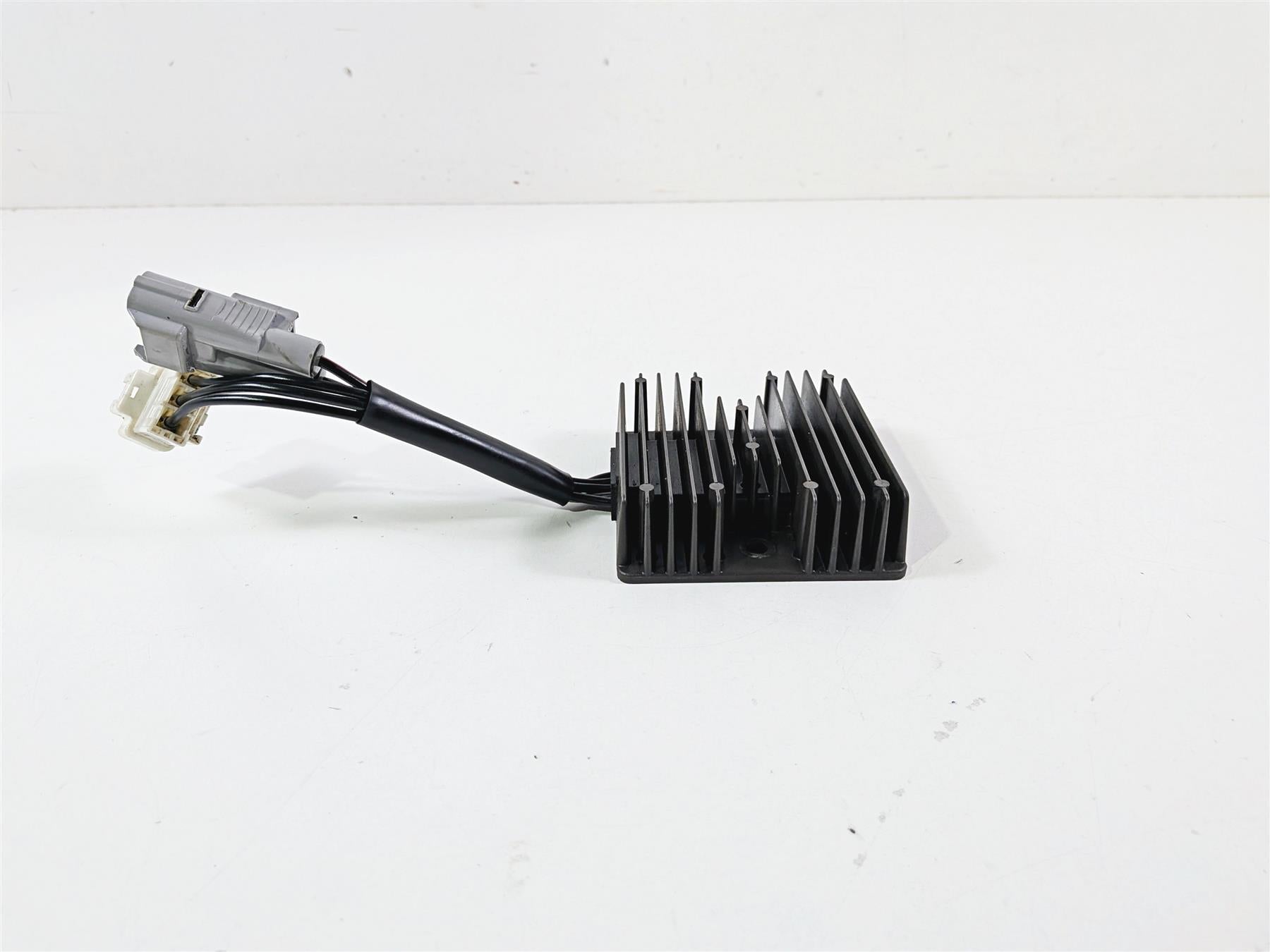 2014 Suzuki M109R VZR1800 Boulevard Rectifier Voltage Regulator 32800-10G30 {{ shop.shopifyCountryName }} - Mototech271
