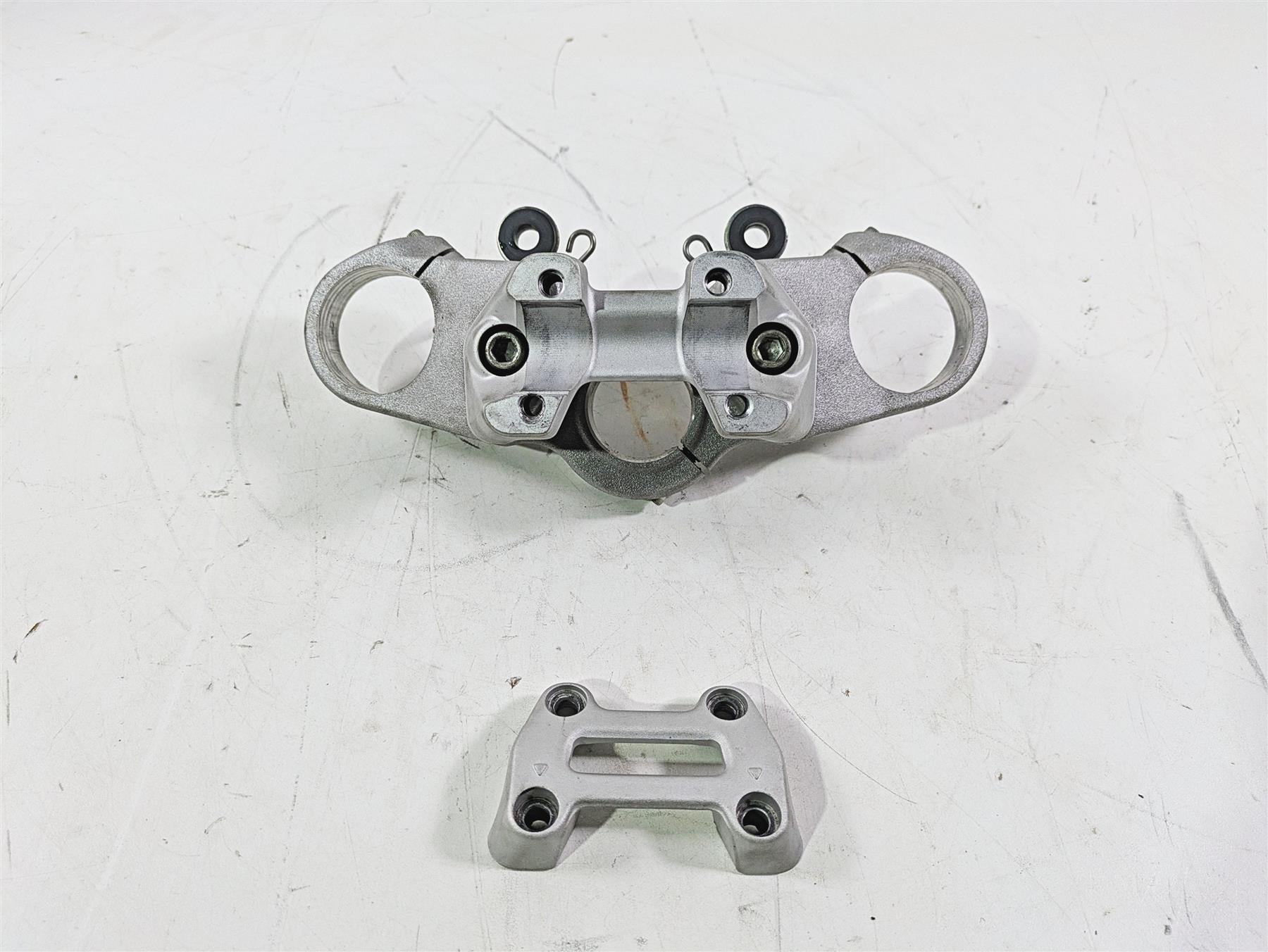 2009 Ducati Monster 1100 S Upper Triple Tree & Handlebar Mount Riser 34120681A | Mototech271
