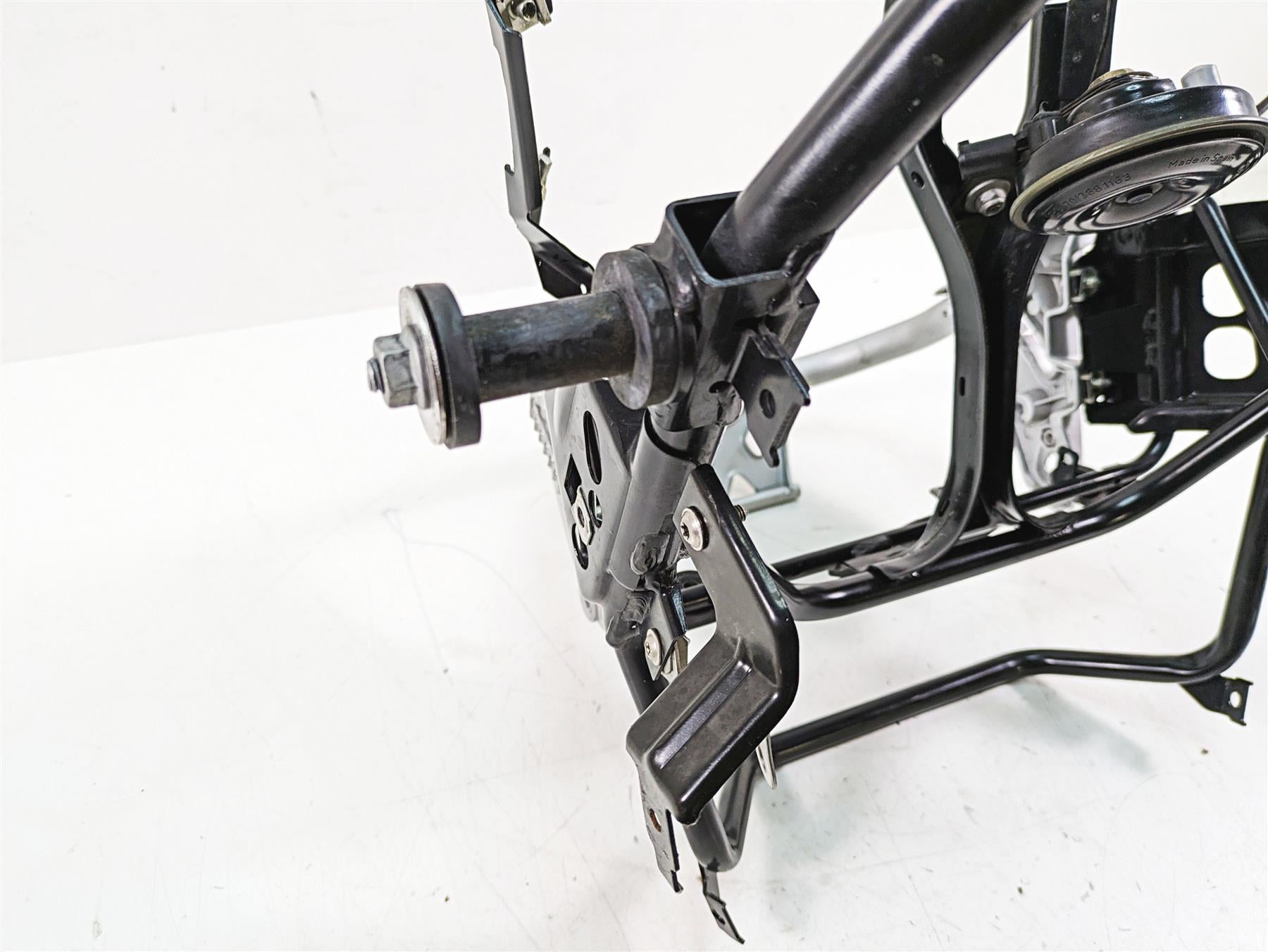 2007 BMW R1200GS K255 Adv Front Subframe Sub Frame - Read 46637701558 {{ shop.shopifyCountryName }} - Mototech271