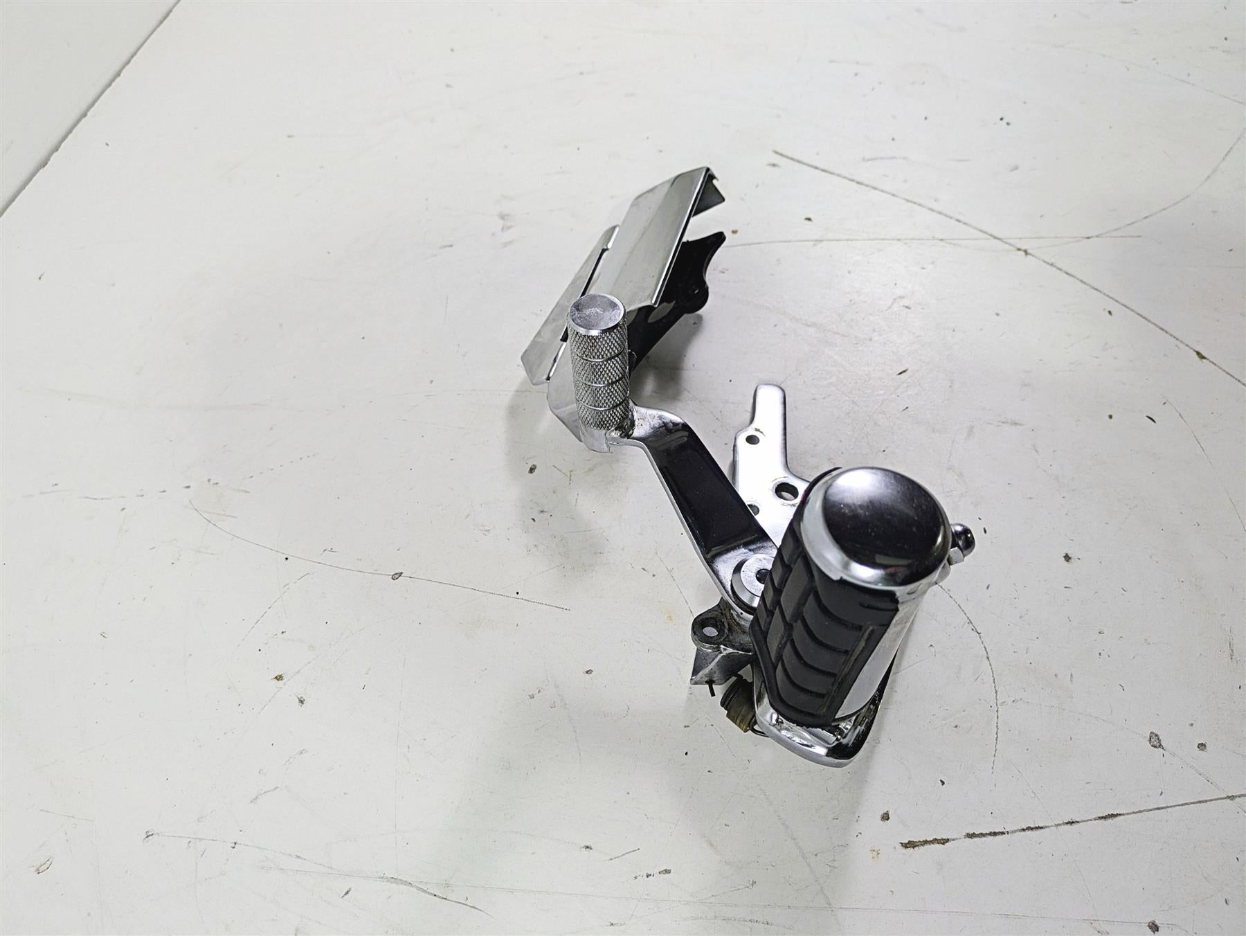 2002 Honda V-Twin VTX1800 C Right Front Foot Peg & Brake Parts 50615-MCH-C10 {{ shop.shopifyCountryName }} - Mototech271