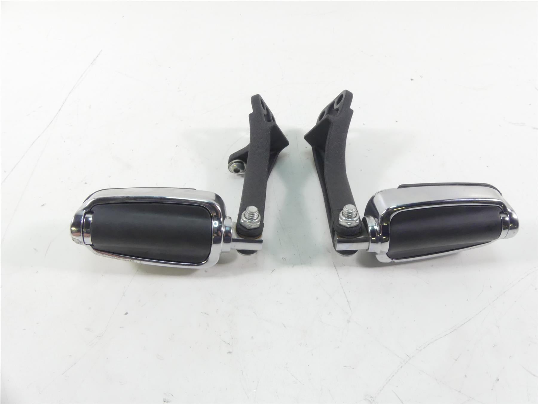 2013 Harley FXDWG Dyna Wide Glide Passenger Footpeg Set 49230-06 9224-06A {{ shop.shopifyCountryName }} - Mototech271