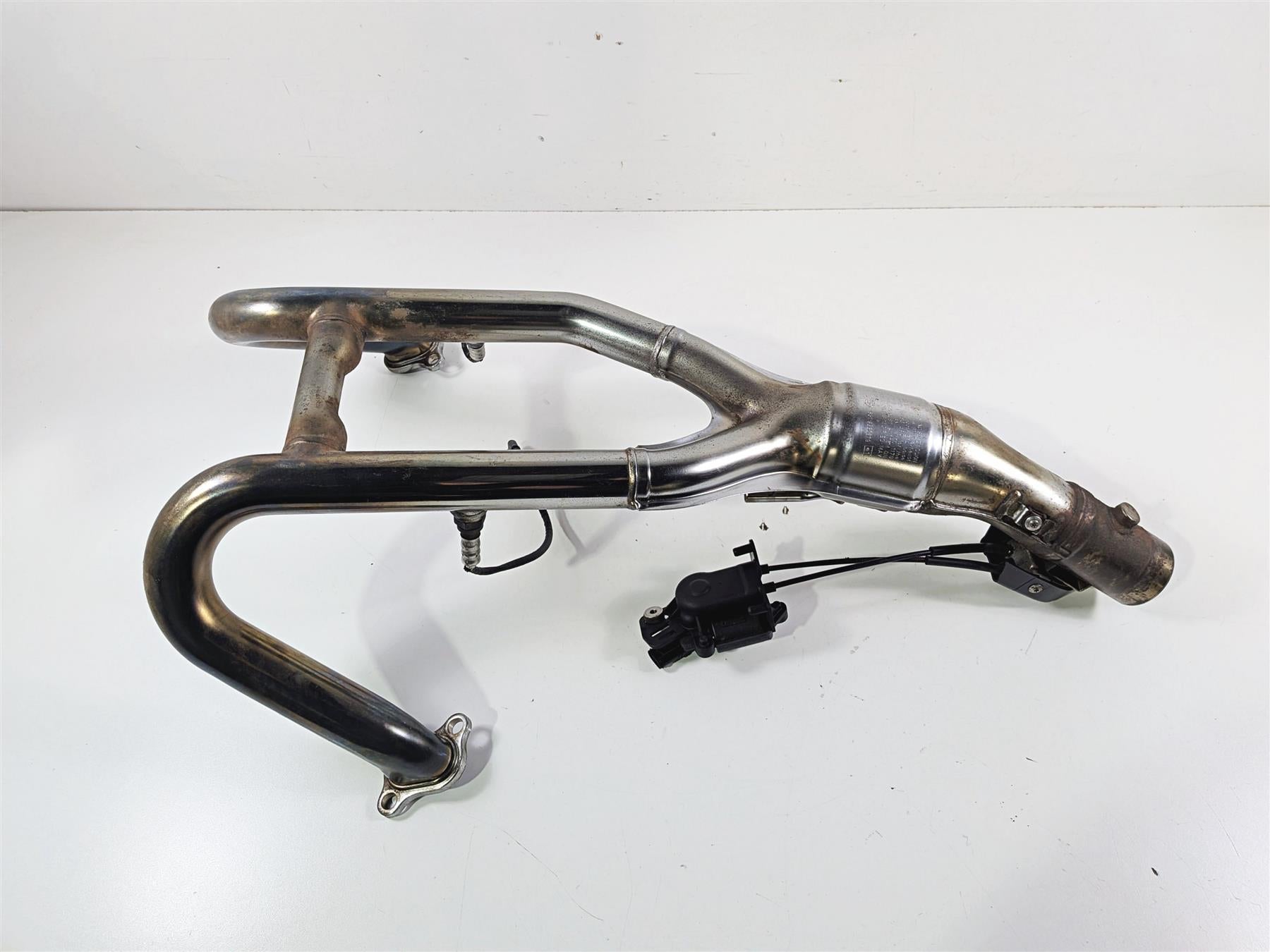 2016 BMW R1200RT RT RTW K52 Exhaust Header Manifold & Servo No Dents 18518555270 {{ shop.shopifyCountryName }} - Mototech271