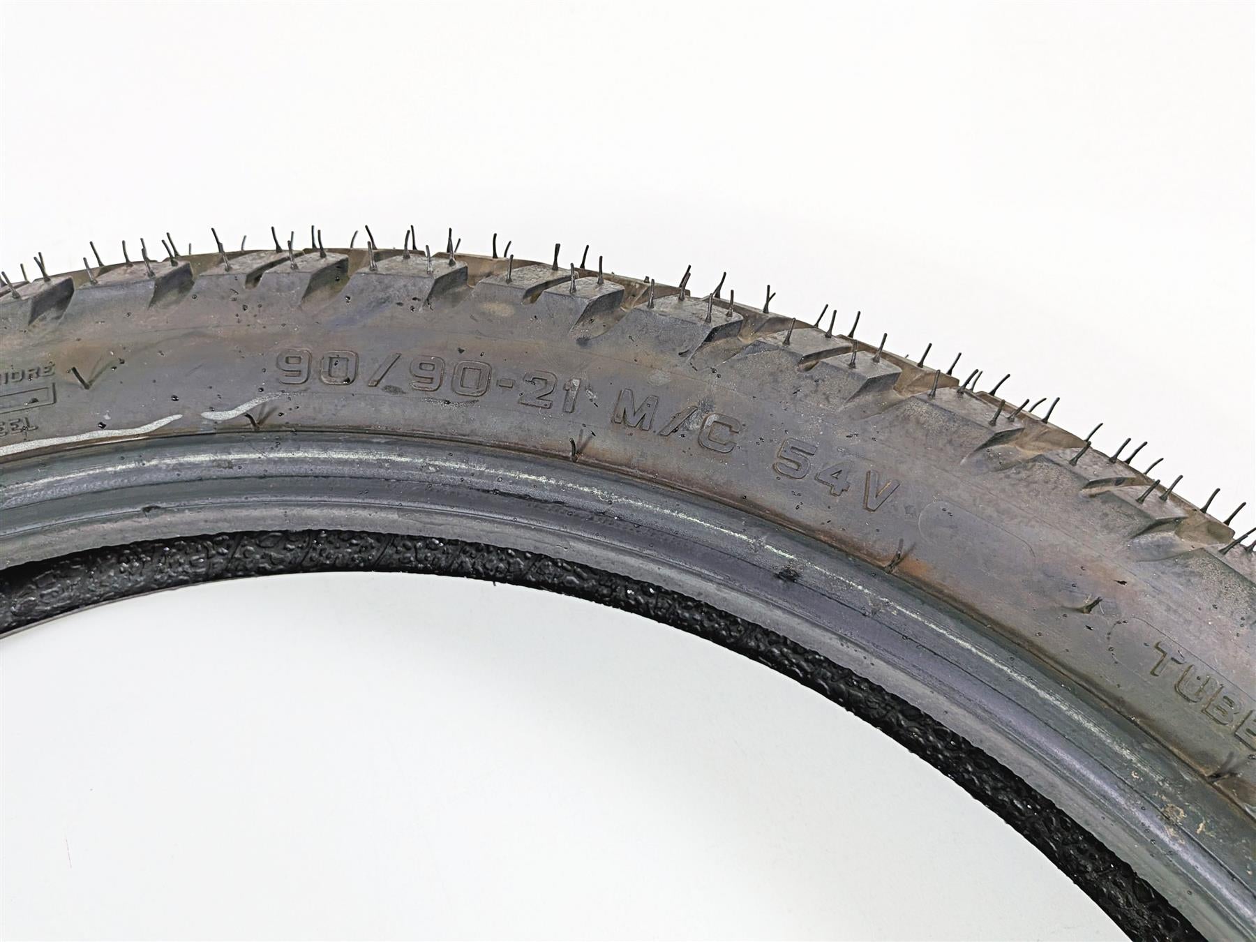 Used Front Motorcycle Tire Pirelli MT90 Scorpio 90/90-21 35560 {{ shop.shopifyCountryName }} - Mototech271