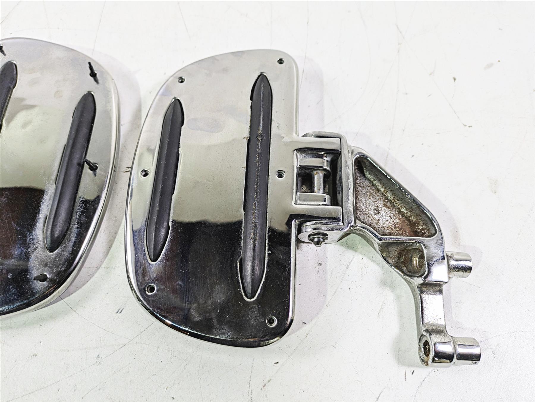2004 Yamaha XVZ1300 Royal Star Rear Passenger Floorboard Set 4XY-27430-00-00 {{ shop.shopifyCountryName }} - Mototech271
